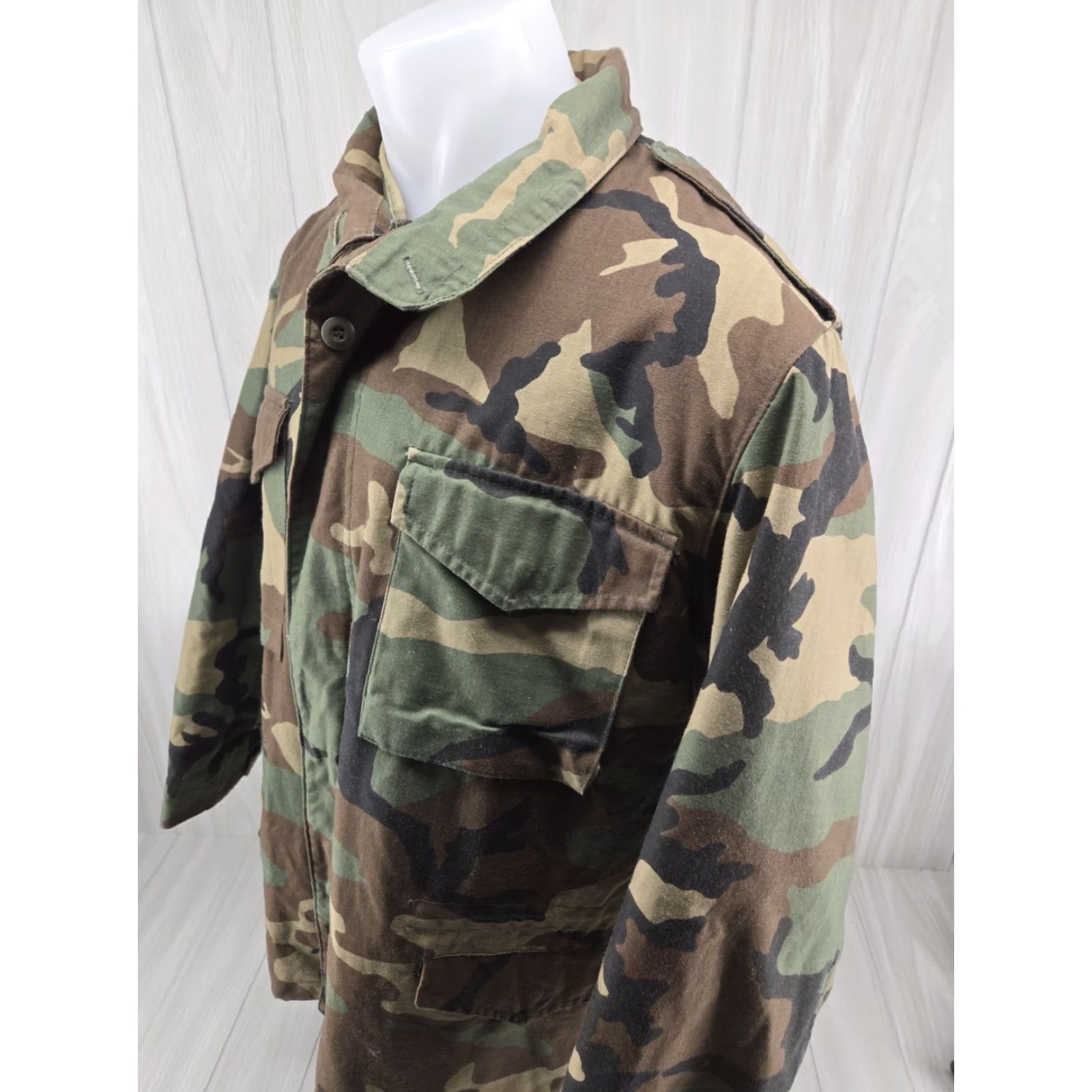 Vintage VINTAGE M65 Jacket Regular Large US Army Field Woodland Camo Cold Weather Hooded Pockets Size US L / EU 52-54 / 3 - 4 Thumbnail
