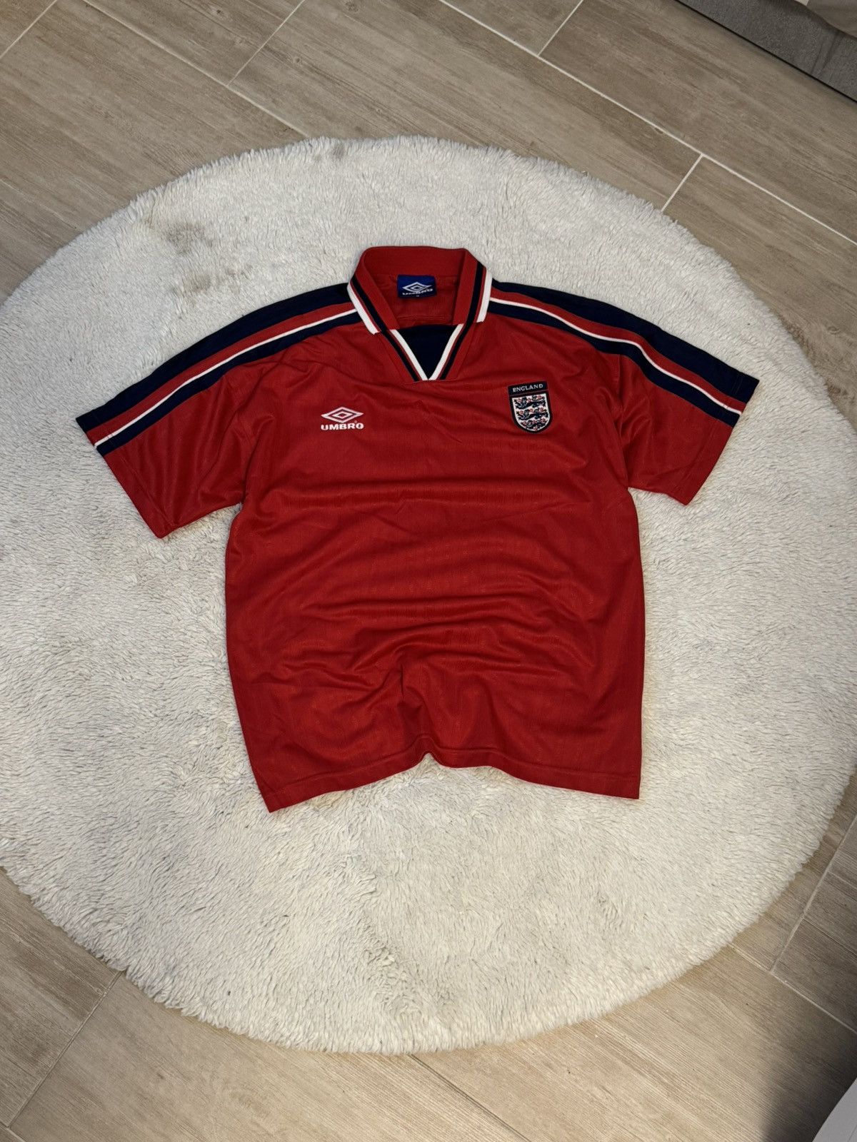 Umbro Vintage 2002 England football jersey umbro Size US M / EU 48-50 / 2 - 1 Thumbnail