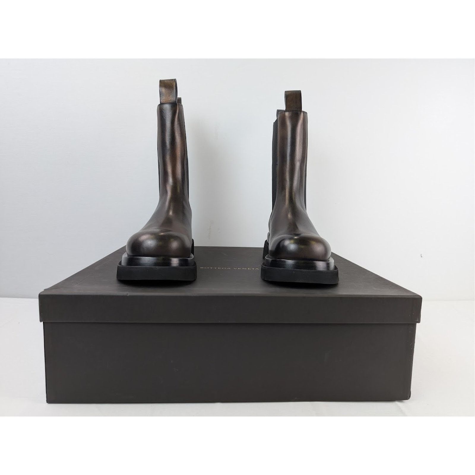 Bottega Veneta o1rshd1 Lug Boots in Ebony Size US 7 / EU 40 - 17 Thumbnail