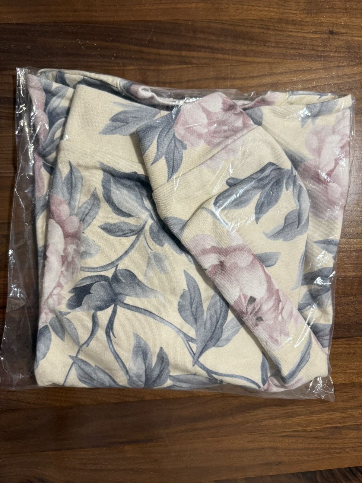 Kith Kith Peony Nelson Crewneck Sweatshirt in Sandrift Size XL Size US XL / EU 56 / 4 - 9 Thumbnail