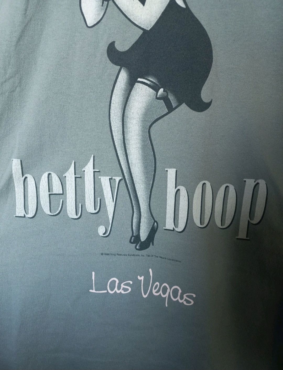 Fruit Of The Loom Vintage 1996 Betty Boop T Shirt Pin Up Las Vegas size L Size US L / EU 52-54 / 3 - 4 Thumbnail