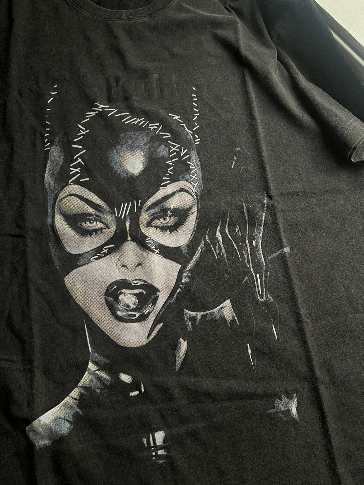 KITH X BATMAN SELINA KYLE TEE Tシャツ KITH X BATMAN SELINA KYLE TEE Tシャツ Top Batman Shirts to