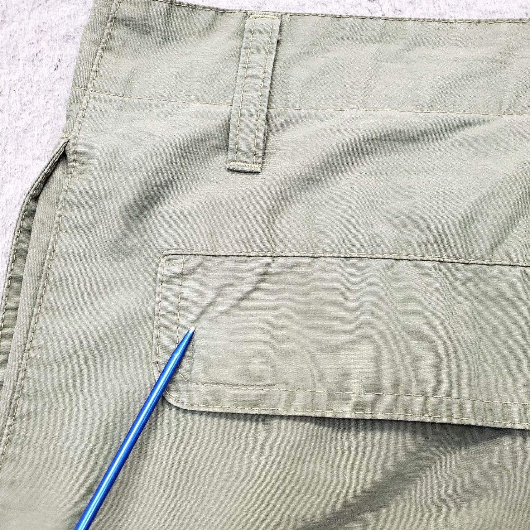 Levi's Levi's Cargo Shorts Mens 31 Green Flat Front Utility Pocket Hiking Outdoor Apparel Shirt? Size US 31 - 6 Thumbnail