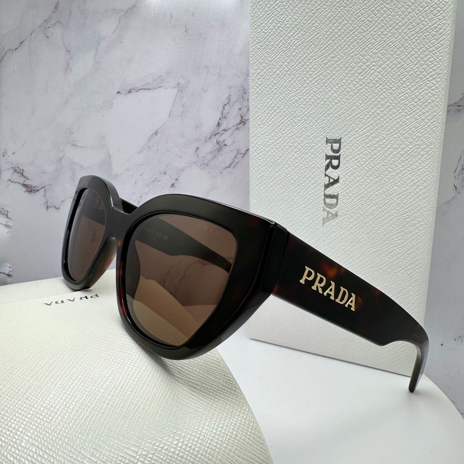 Prada New Prada Sunglasses Cat Eye Brown Tortoise Gold Logo Size ONE SIZE - 10 Thumbnail