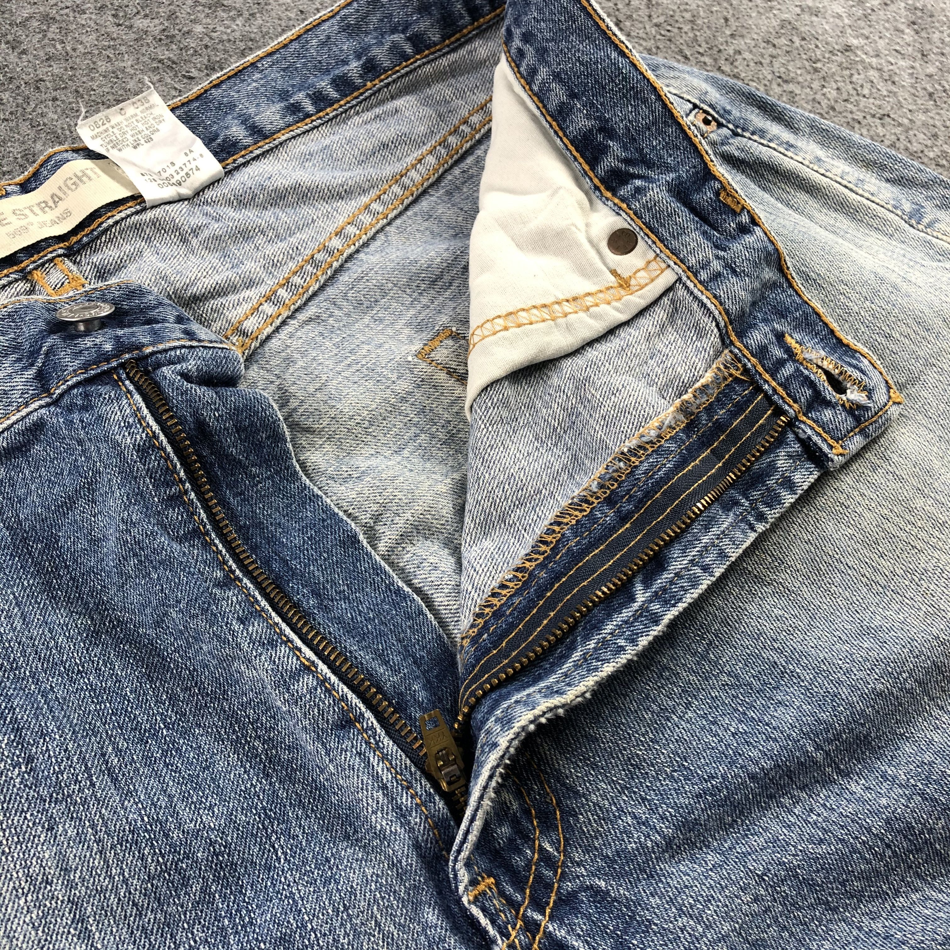 Levi's Vintage Blue Wash Levis 569 Jeans-J2286 Size US 35 - 10 Thumbnail