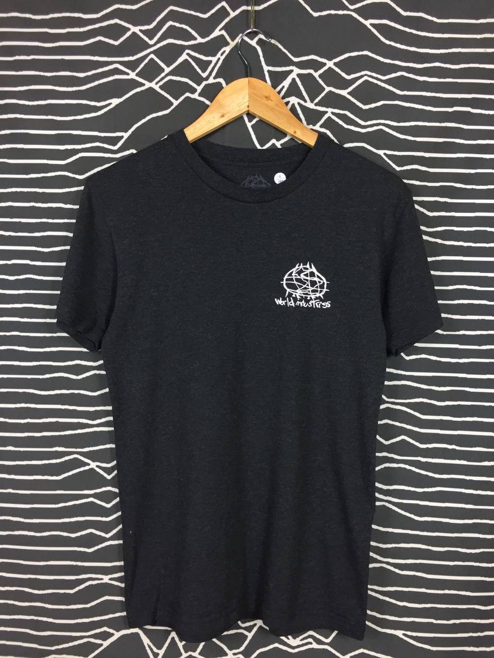 Vintage World Industries Skateboards Logo Streetwear Tee Size US S / EU 44-46 / 1 - 5 Thumbnail