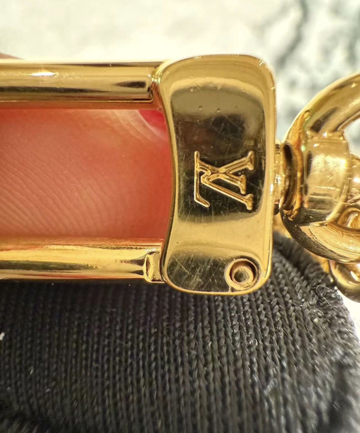 Louis Vuitton Louis Vuitton logo charm bag accessory Size ONE SIZE - 2 Thumbnail