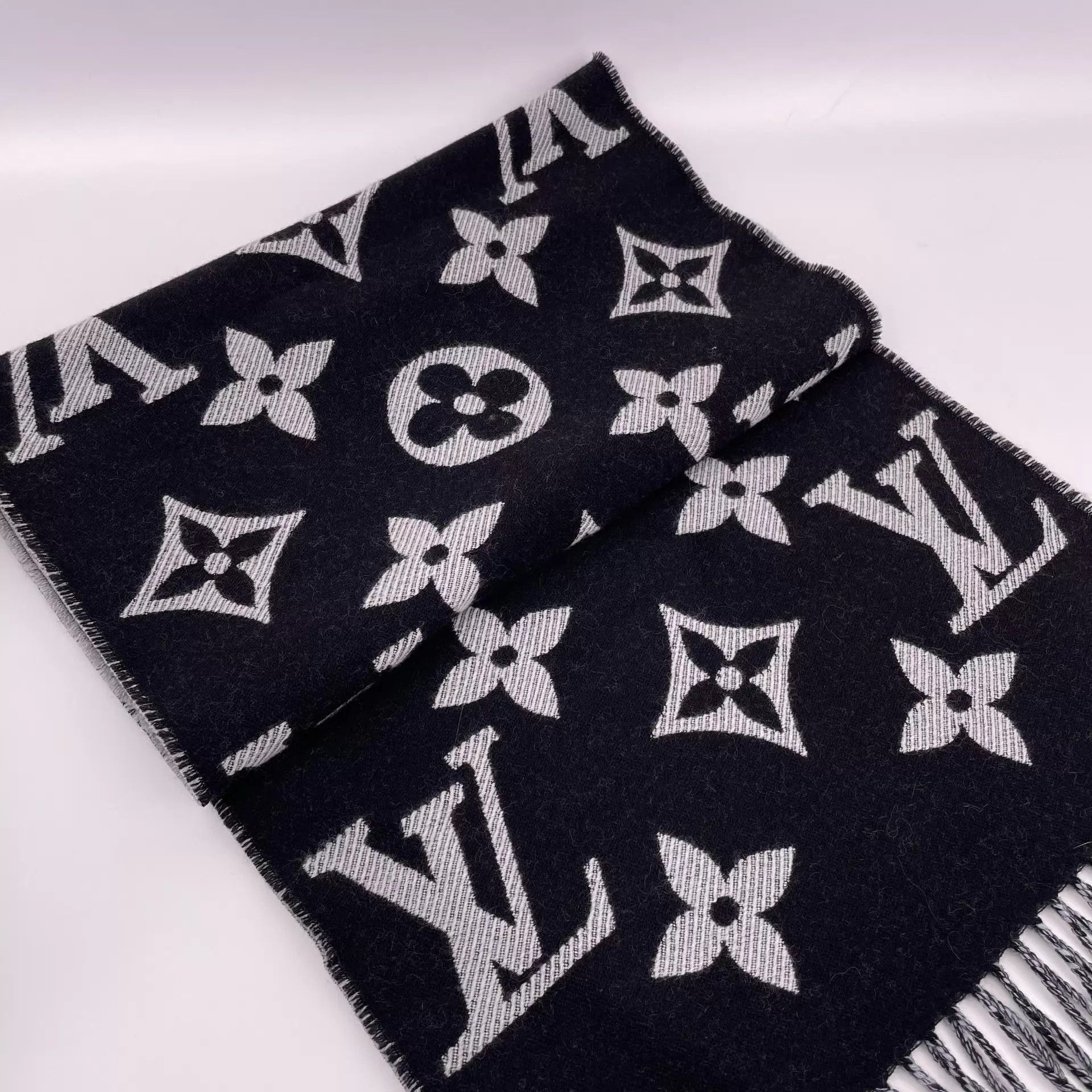 Louis Vuitton LV wool color blocked black & gray scarf 34*170 Size ONE SIZE - 9 Thumbnail