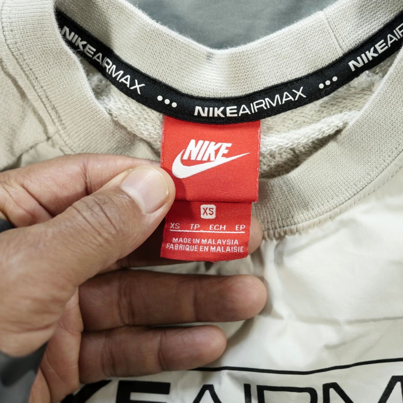 Nike VINTAGE Nike Sweatshirt Mens XS Beige Air Max Big Logo Spell Out Sweater Pullover Size US XS / EU 42 / 0 - 6 Thumbnail