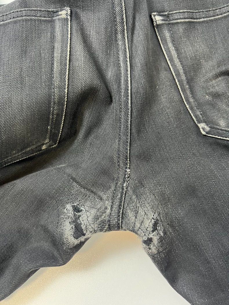 Saint Laurent Paris Saint Laurent Paris 16fwD10 Basic Fringed Raw Jeans Size US 31 - 3 Thumbnail