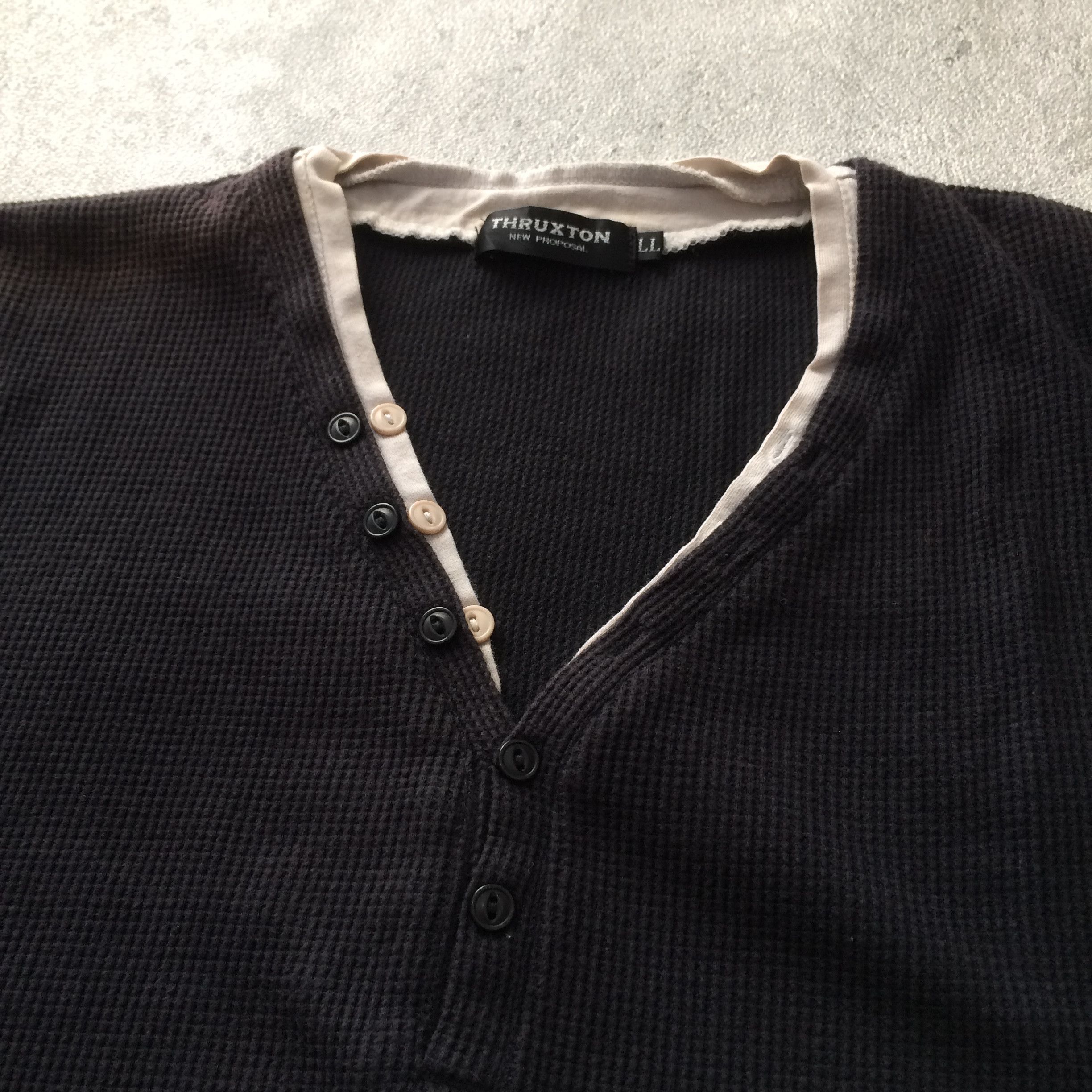 Japanese Brand Thruxton men short sleeve with button detail on V collar Size US M / EU 48-50 / 2 - 3 Thumbnail