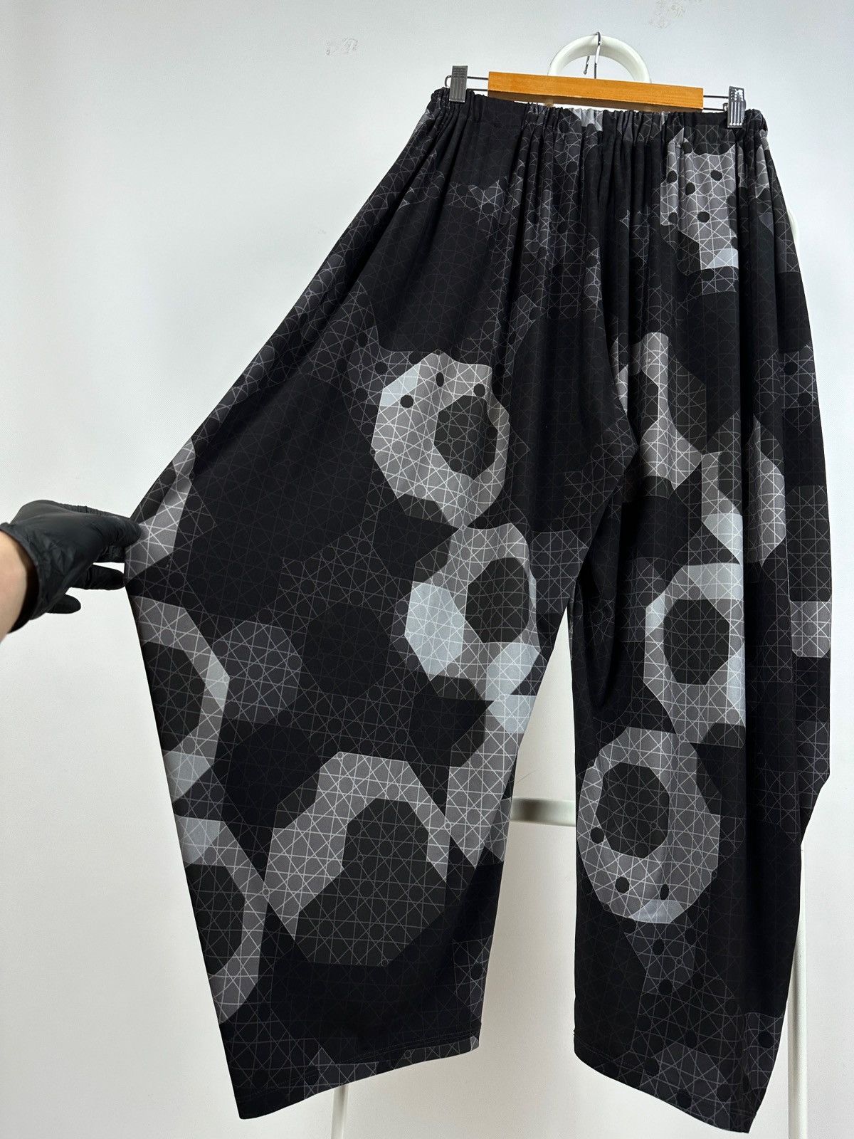 Issey Miyake Vintage Issey Miyake Geometric Pleated Pant Size US 32 / EU 48 - 14 Thumbnail