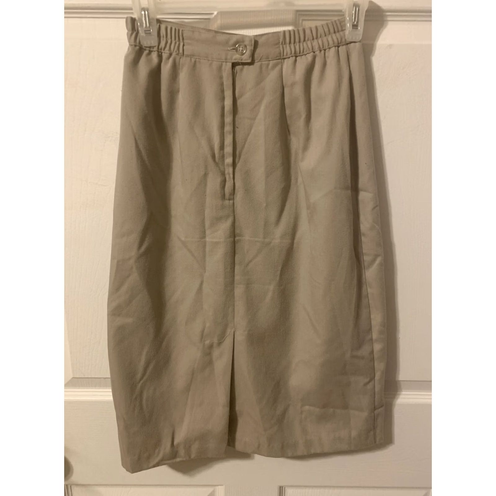Lord & Taylor VINTAGE LORD & TAYLOR Pleated Front Pencil Skirt Women’s Sz 4 khaki Beige Knee Length — Mens? Size 27" / US 4 / IT 40 - 3 Thumbnail