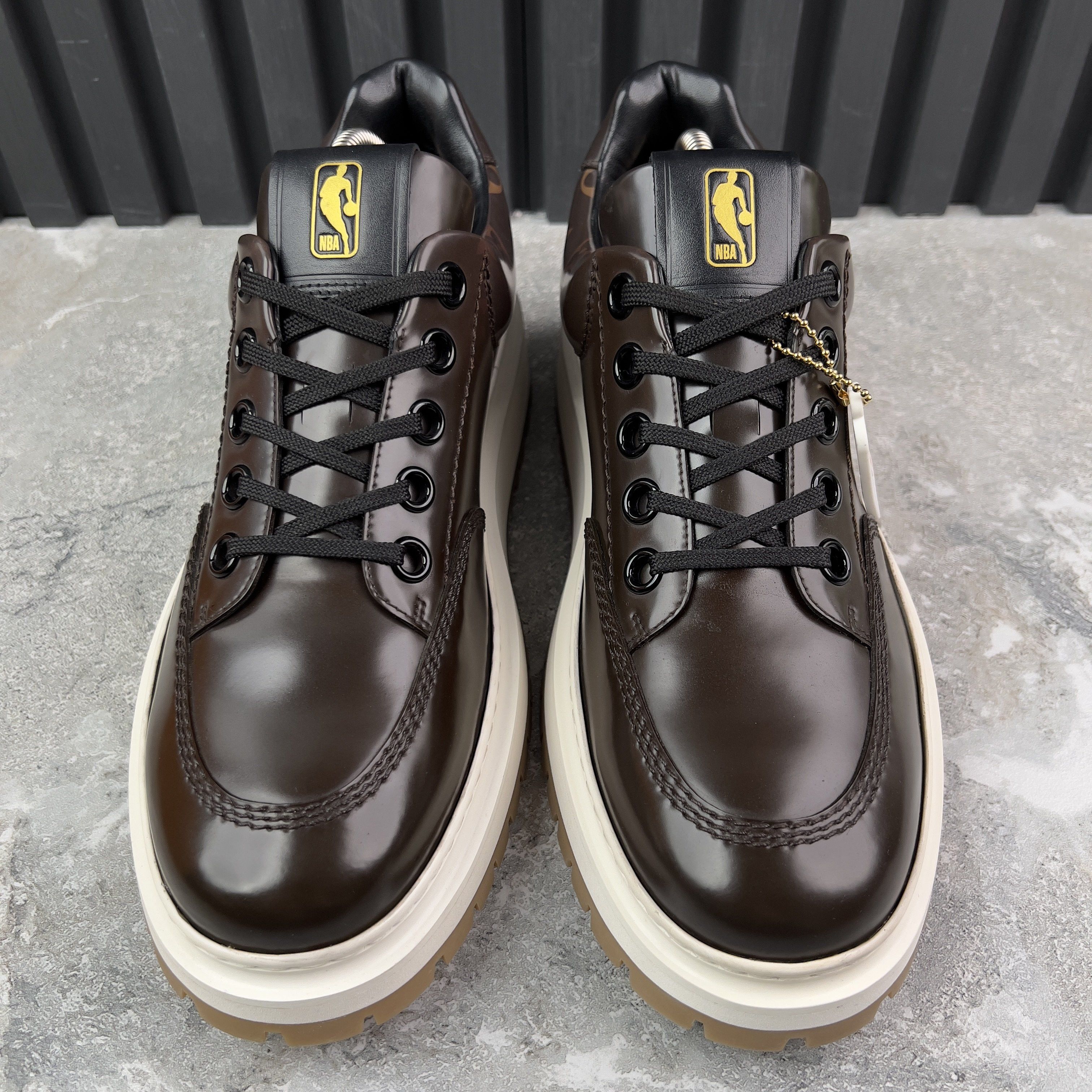 Louis Vuitton LV x NBA Abbesses Derby Sneakers Monogram Patent Leather Size US 8 / EU 41 - 4 Thumbnail