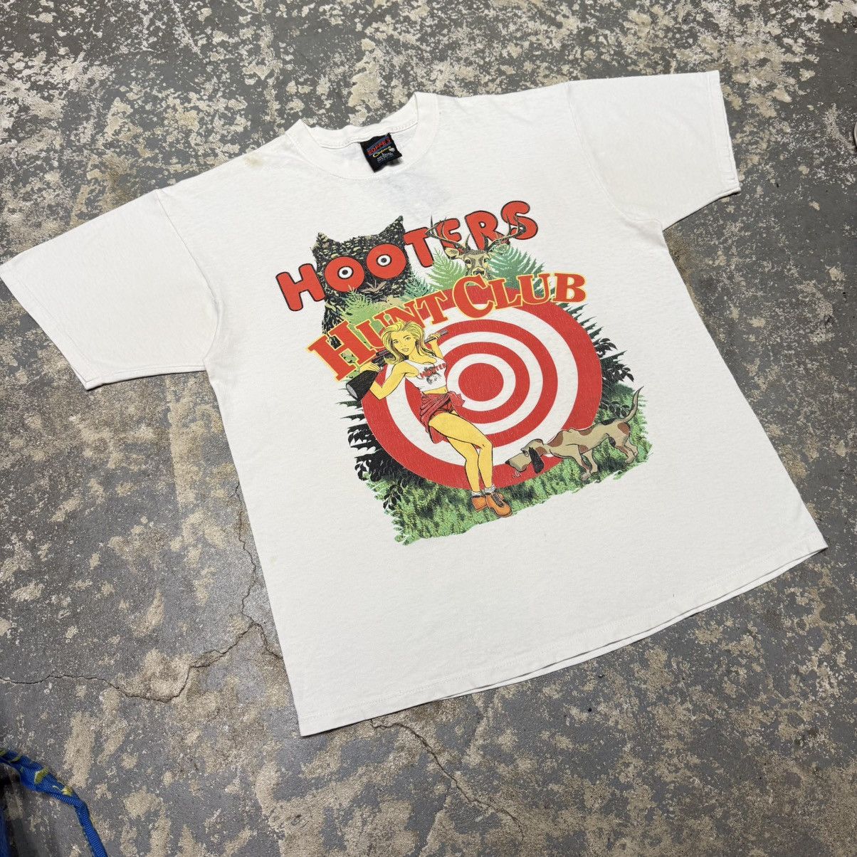 Other Vintage Hooters Hunt Club Graphic Women 90s USA Tshirt Size US L / EU 52-54 / 3 - 10 Thumbnail