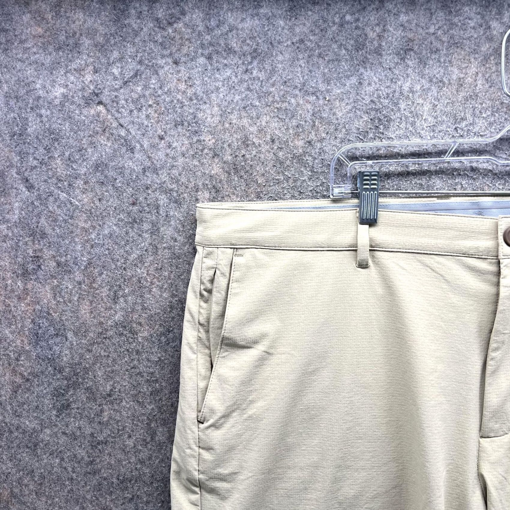 Tommy Bahama Tommy Bahama Shorts Mens 42 Beige Chino Lightweight Stretch 10 Inseam Golf - Mens, Shorts, Beige, 42, Lightweight, Stretch, Flat Front, Zip, Pockets Size US 42 / EU 58 - 7 Thumbnail
