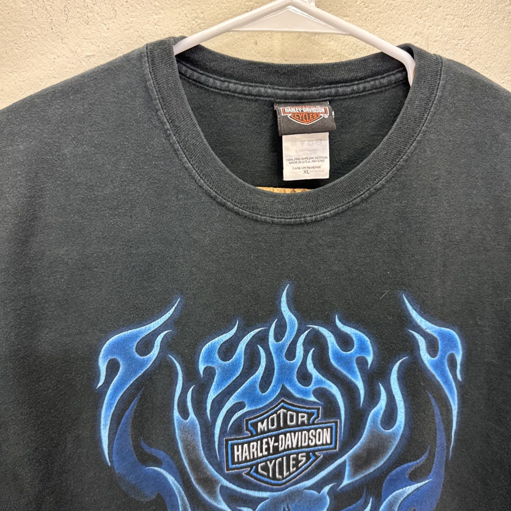 Harley Davidson VINTAGE 2004 Harley-Davidson Graphic Print Long Sleeve Shirt XL Blue Flames Biker 90s Mens Size US XL / EU 56 / 4 - 3 Thumbnail