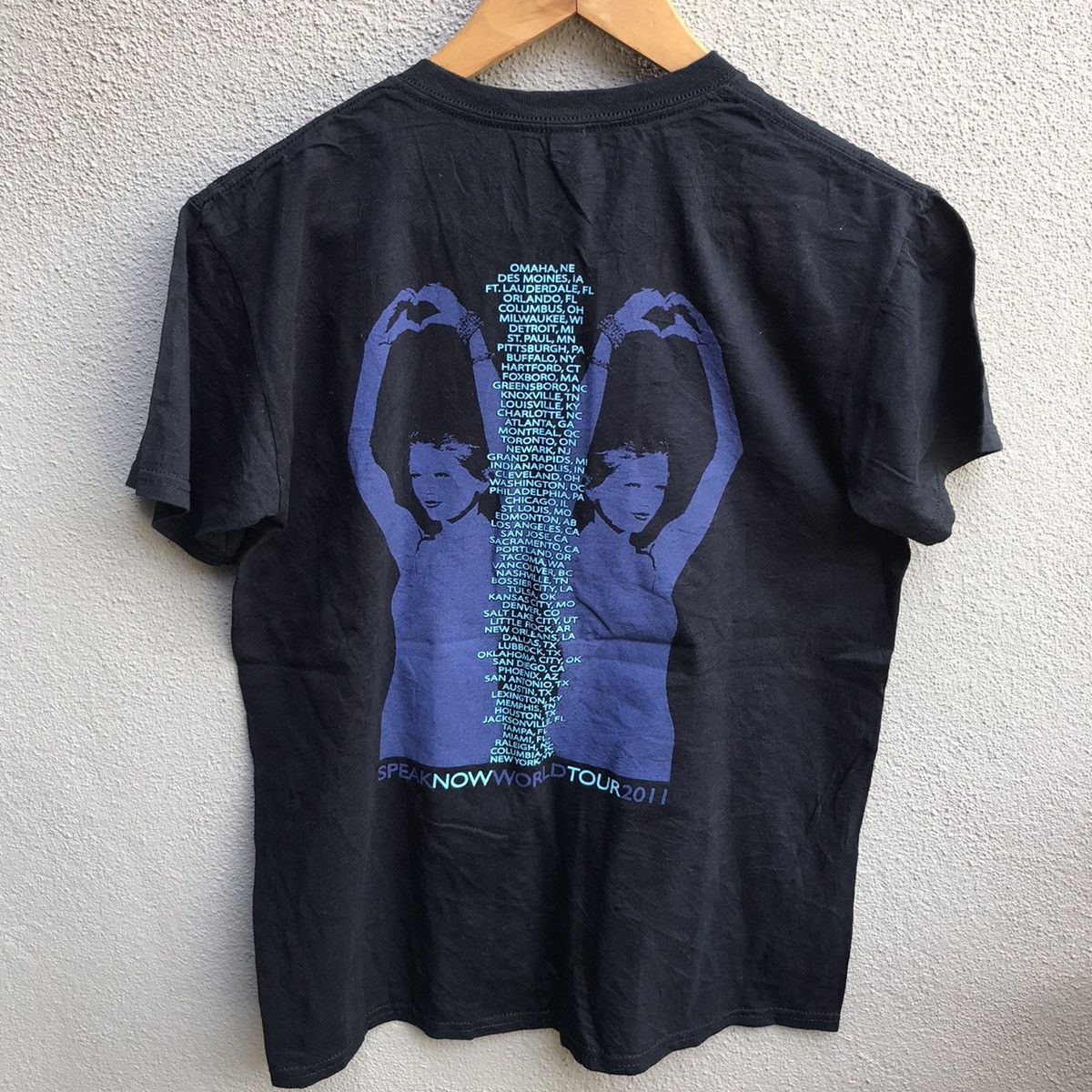 Band Tees TAYLOR SWIFT pop singer tee tour Size US S / EU 44-46 / 1 - 3 Thumbnail