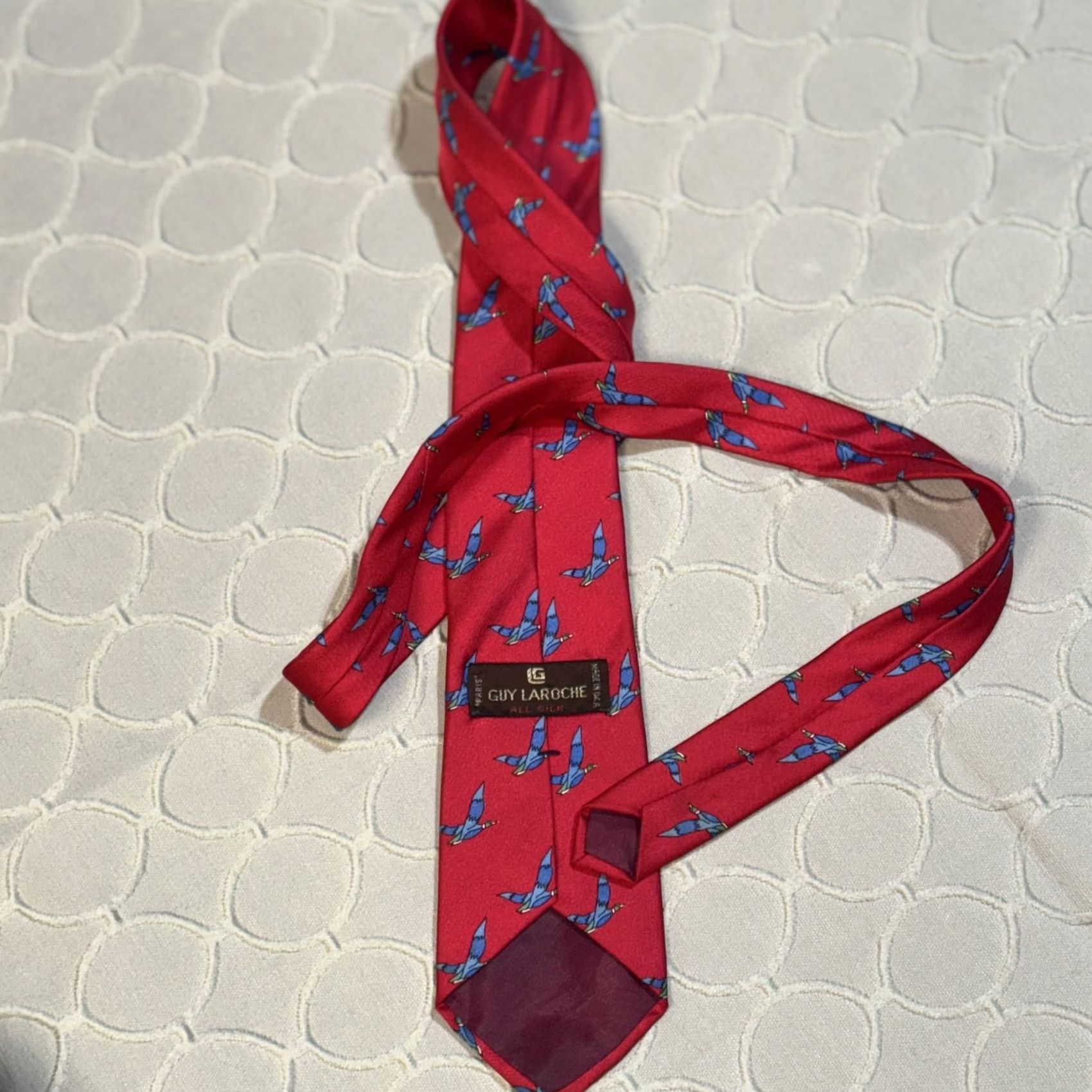 Guy Laroche VINTAGE Guy Laroche Tie Mens Red Blue Birds All Silk Made In USA Necktie Classic Pattern Size ONE SIZE - 2 Thumbnail