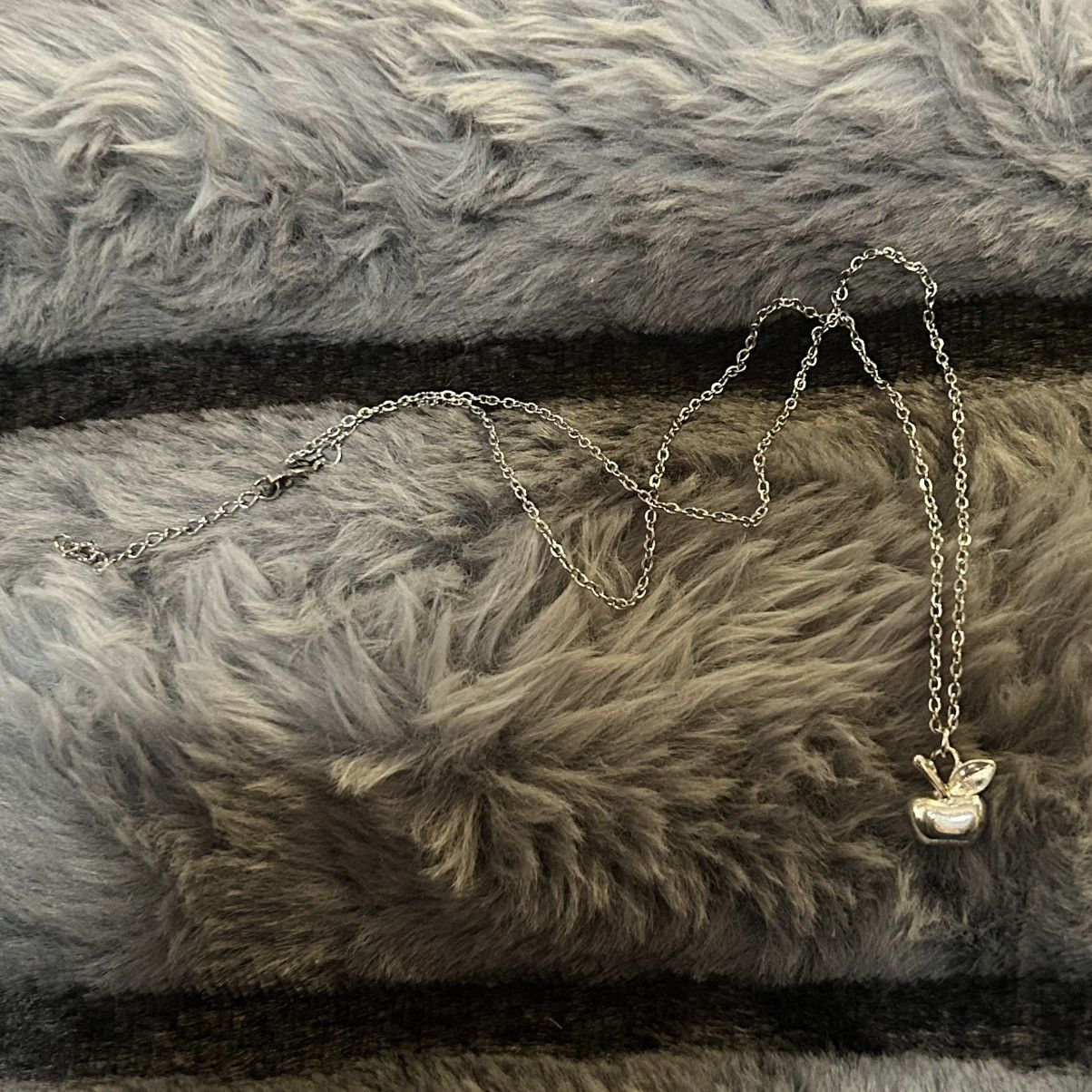 Handmade Handcrafted vintage shiny silver apple pendant necklace Size ONE SIZE - 7 Thumbnail