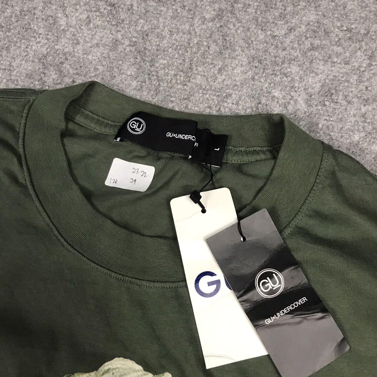 GU × Japanese Brand × Undercover UNDERCOVER X GU GREEN TSHIRT DESIGN Size US L / EU 52-54 / 3 - 9 Thumbnail