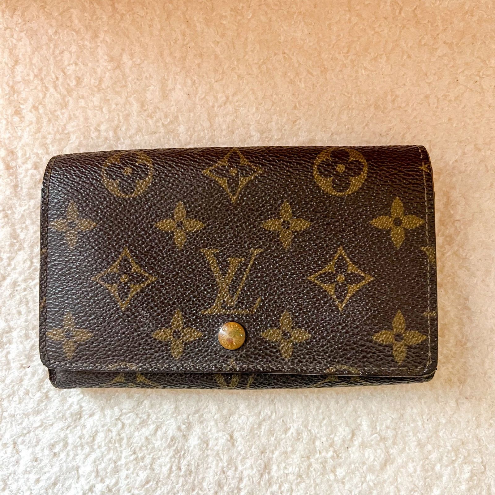 Louis Vuitton Authentic Louis Vuitton Porte Monnaie Monogram Bifold Wallet Size ONE SIZE - 2 Thumbnail