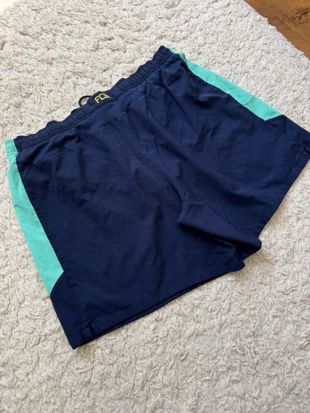 Nike Barcelona 2010-2011 Away Soccer Shorts Football Jersey Kit Size US 32 / EU 48 - 7 Thumbnail