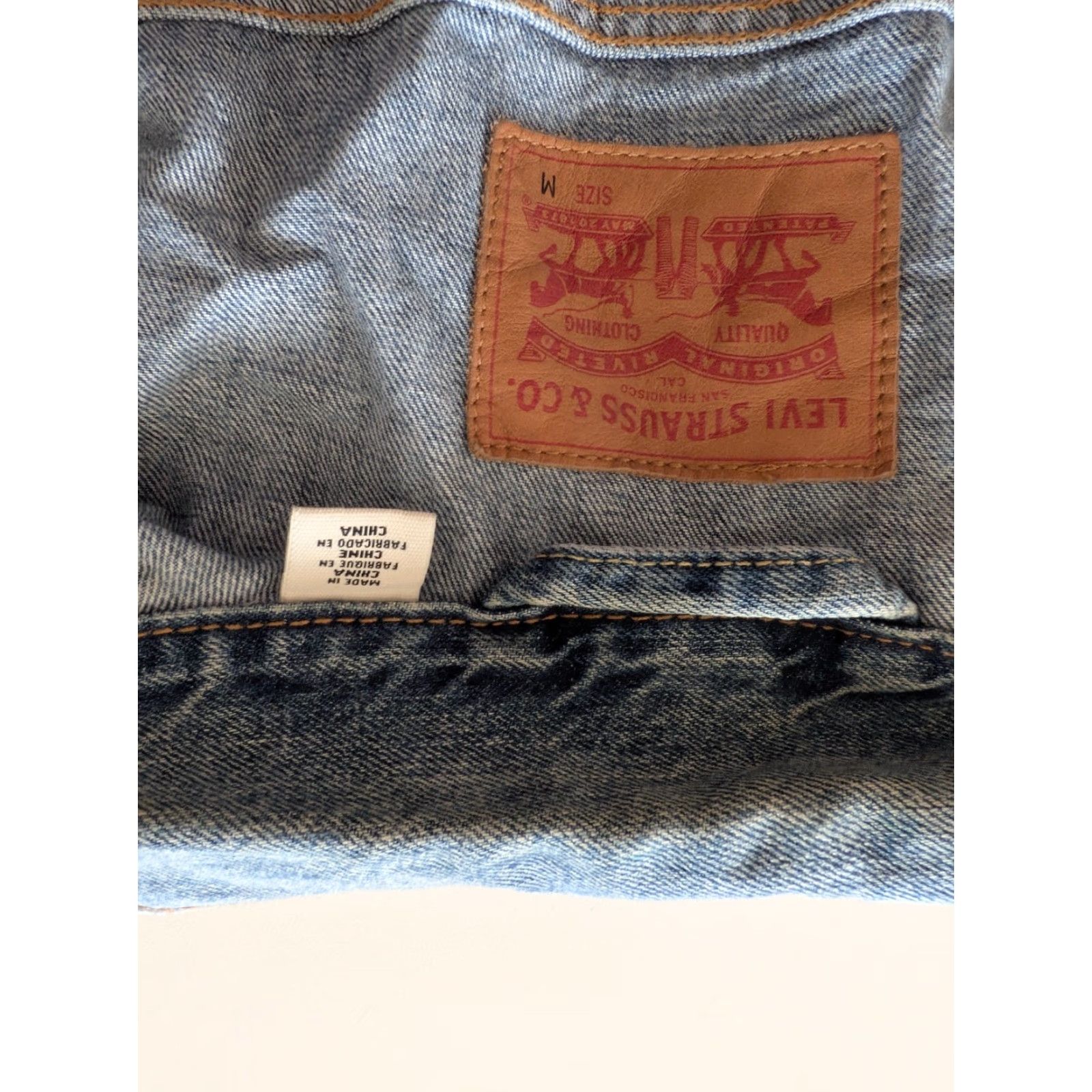 Levi's Levi’s Trucker Denim Jacket M Medium Blue Vintage 100% Cotton Red Tab USA Jacket Mens Vintage USA 90s 00s Size US M / EU 48-50 / 2 - 5 Thumbnail