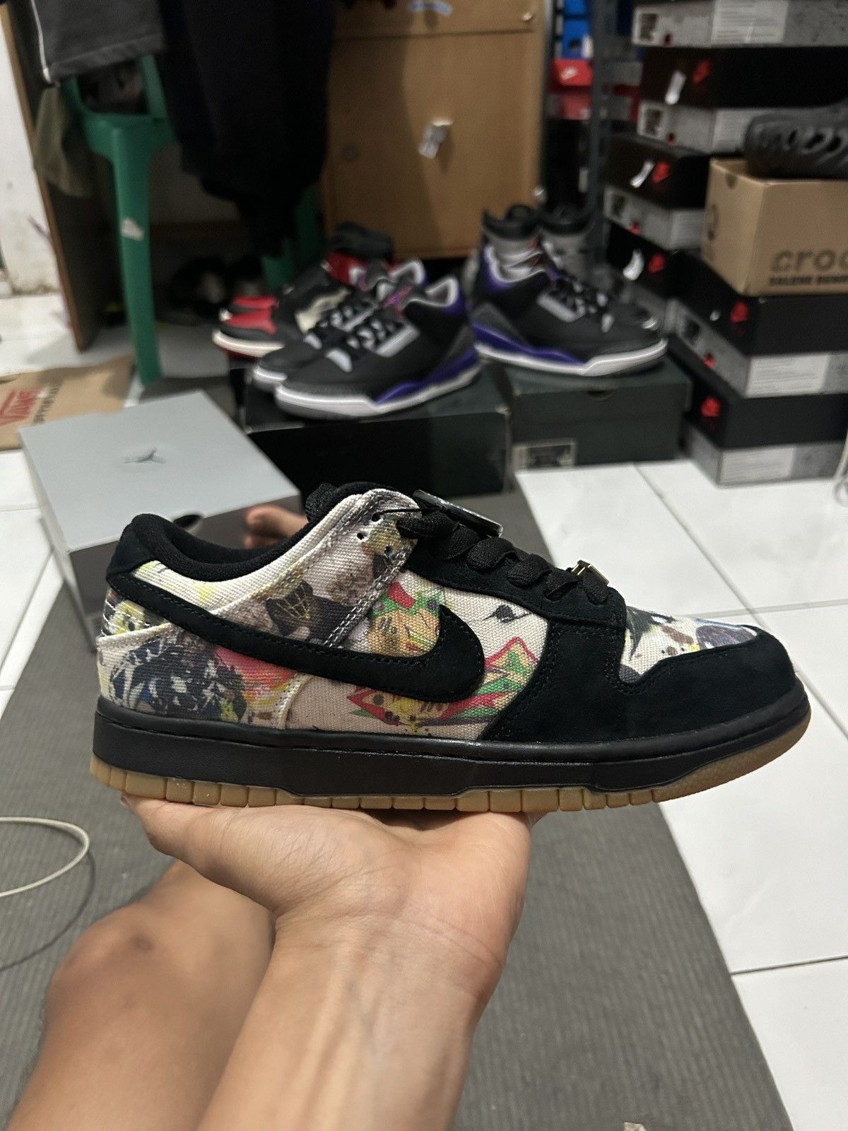 Nike × Supreme nike sb dunk low supreme rammellzee Size US 7 / EU 40 - 12 Thumbnail