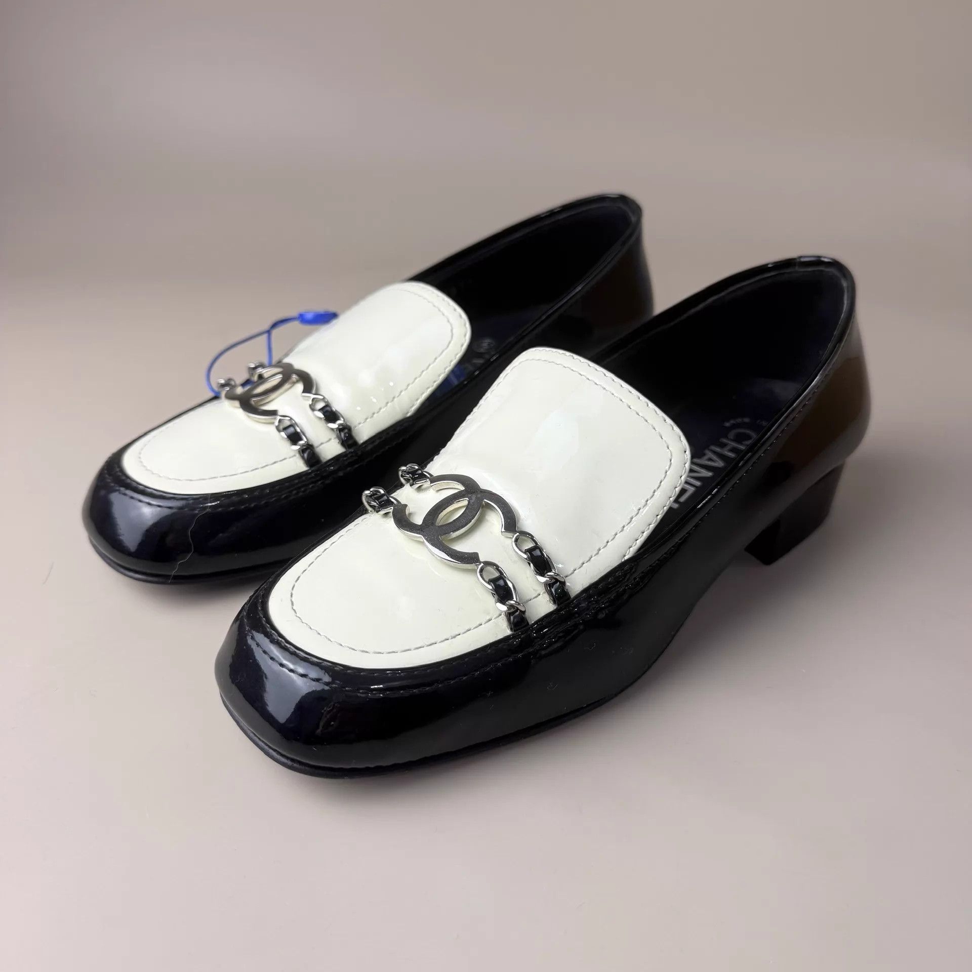 Chanel CHANEL Ivory Black & Gold Double C Loafer EUR 37 Size US 6.5 / IT 36.5 - 1 Thumbnail