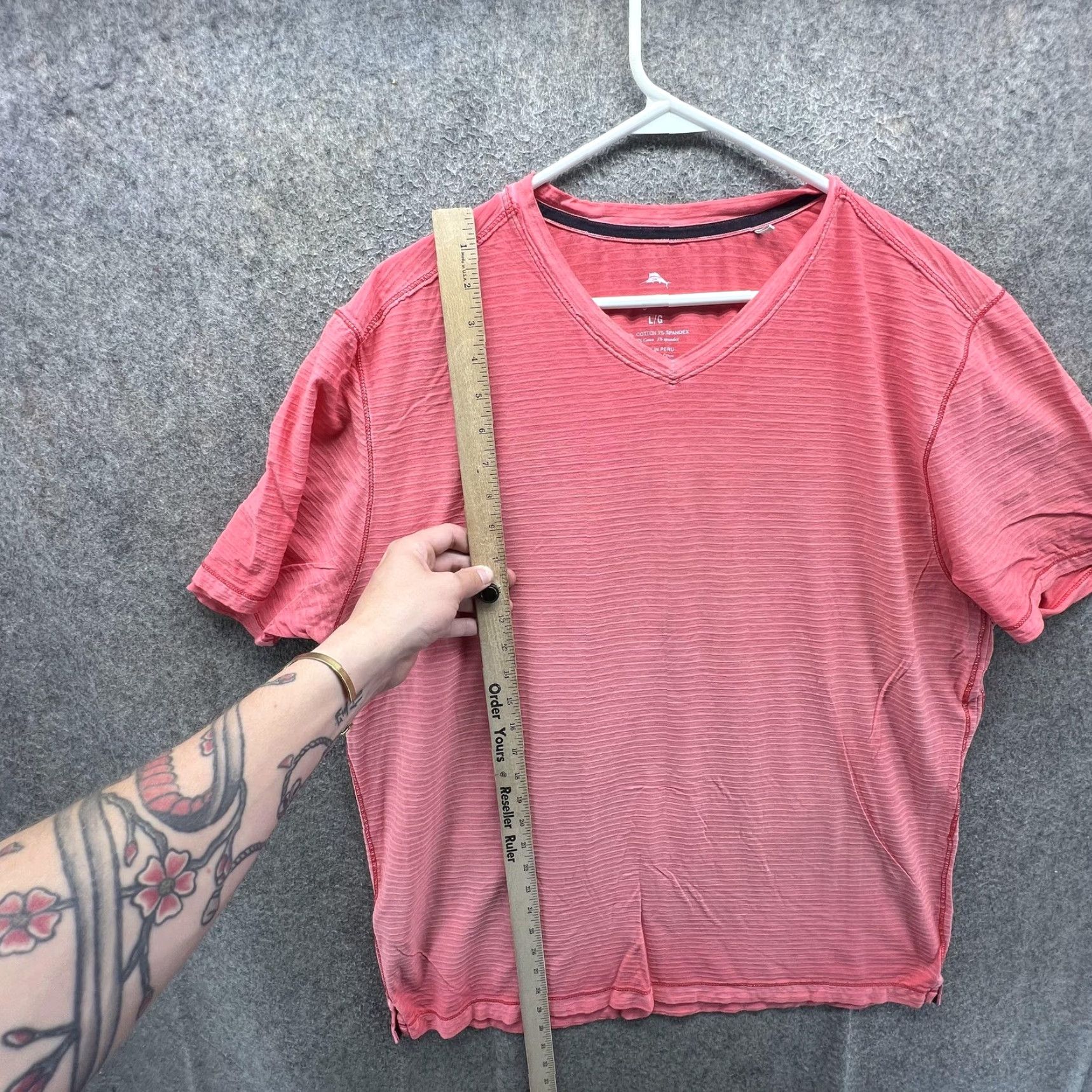 Tommy Bahama Tommy Bahama Shirt Mens Large Red Striped V Neck Tee Tagless Stretch Soft Shirt Mens L Red Striped V-Neck Tee Size US L / EU 52-54 / 3 - 6 Thumbnail