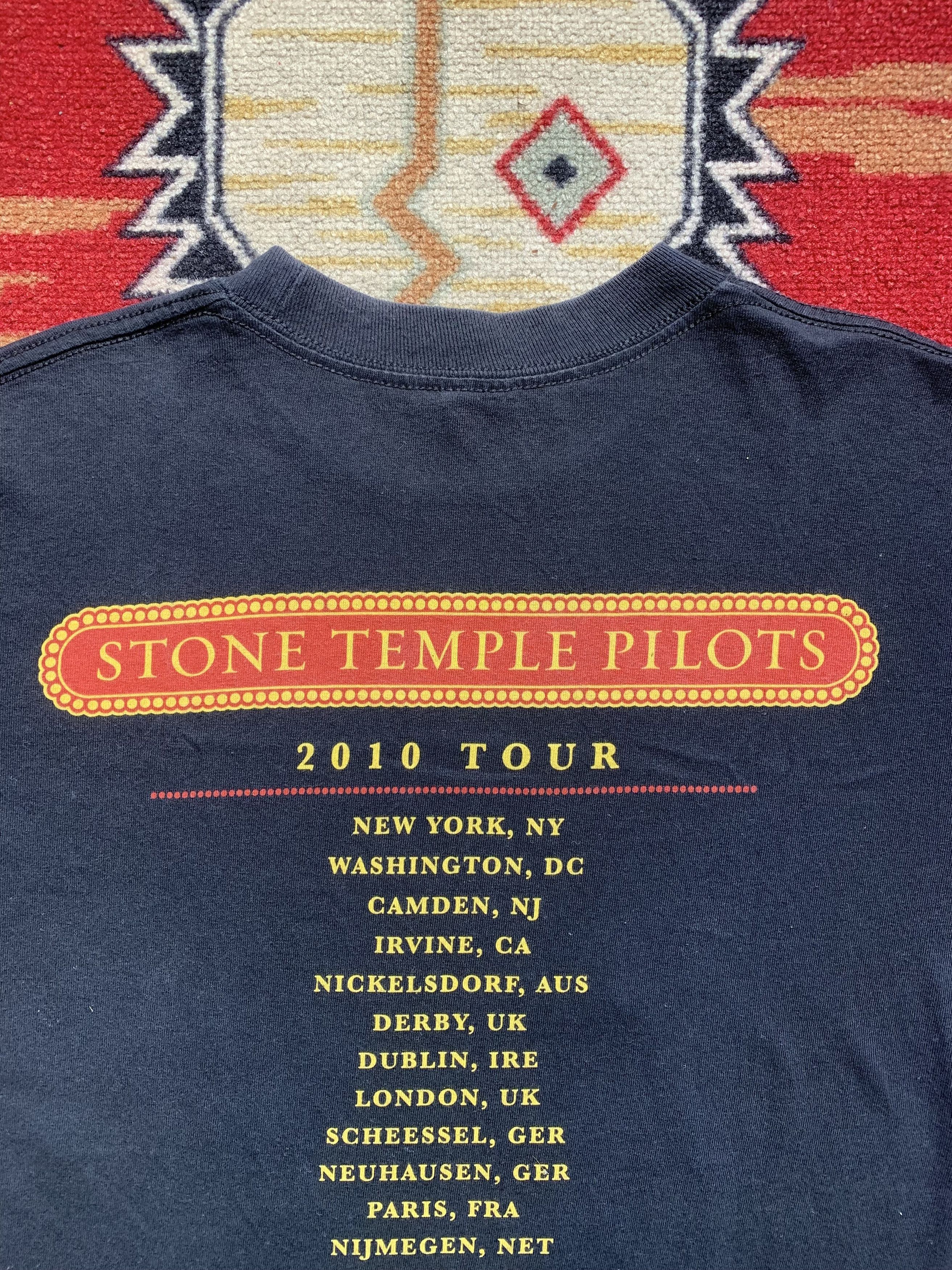 Band Tees Stone Temple Pilots Tour 2010 Size US M / EU 48-50 / 2 - 3 Thumbnail