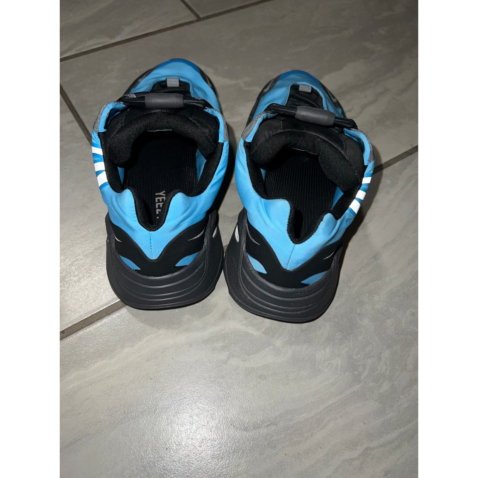 Adidas adidas Yeezy Boost 700 MNVN Bright Cyan 6M Size US 6 / EU 39 - 3 Thumbnail