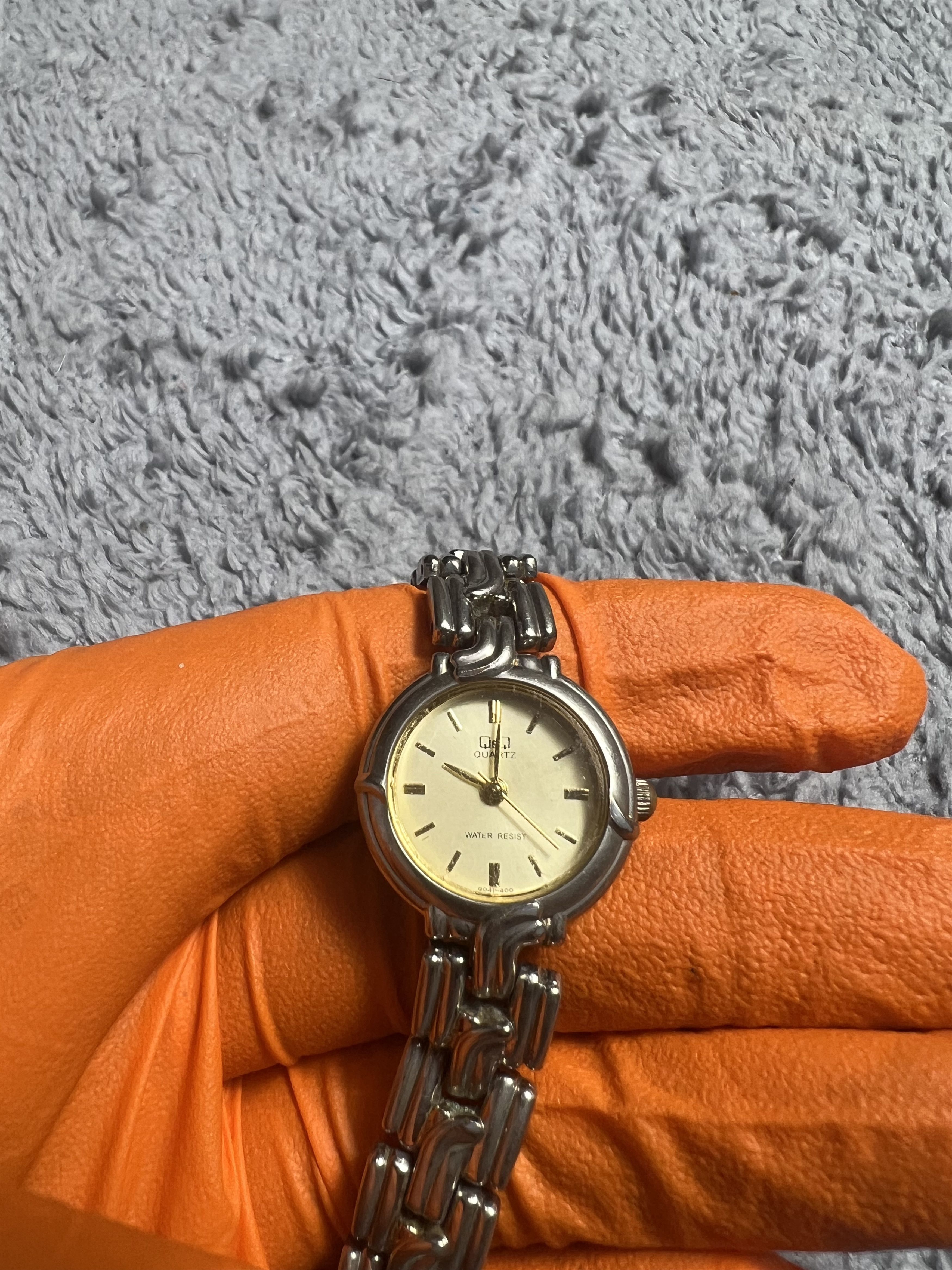 Japanese Brand Futuristic Minimalistic Q&Q Japanese Style Bracelet Watch Size ONE SIZE - 7 Thumbnail