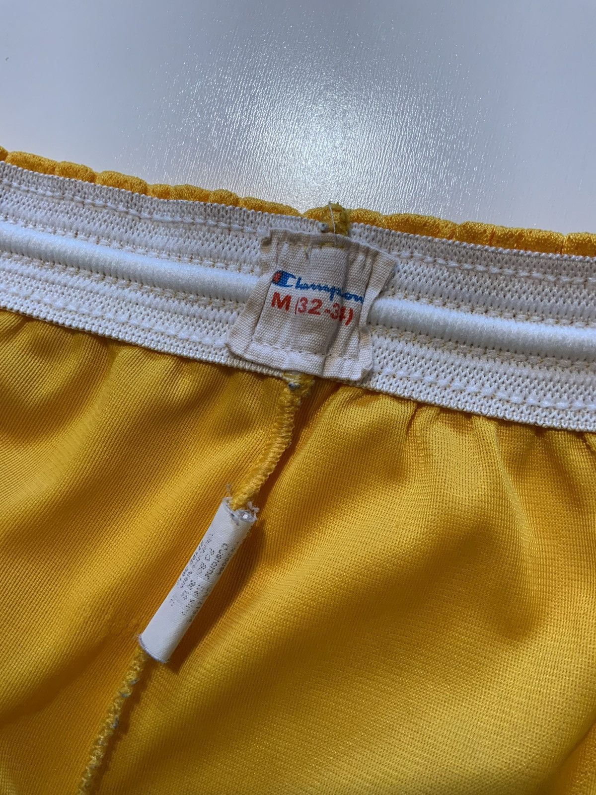 Champion × NBA × Vintage Vintage 90s Champion Los Angeles Lakers Basketball Shorts Size US 32 / EU 48 - 10 Thumbnail