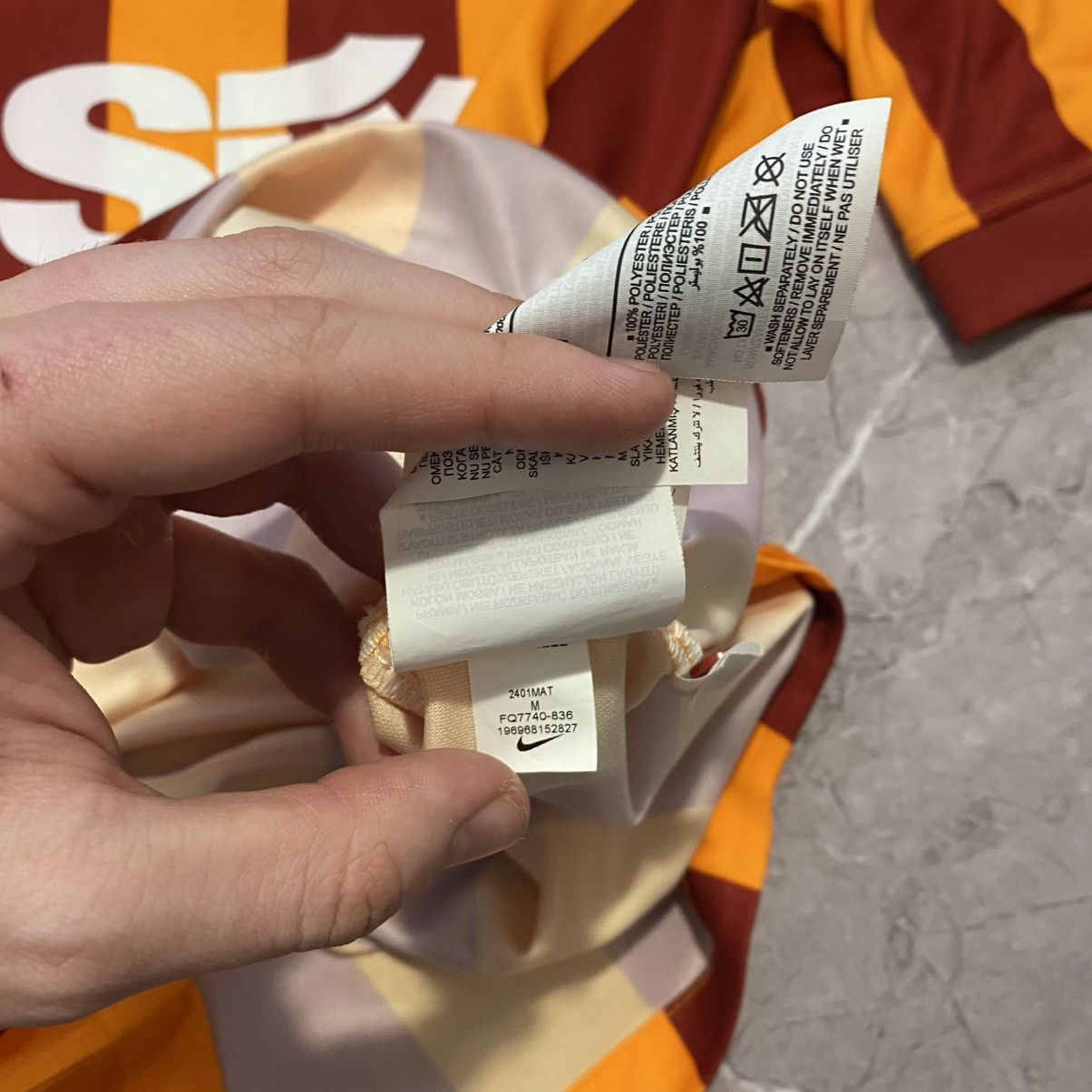 Nike ICARDI ! NIKE GALATASARAY TURKISH TEE SOCCER JERSEY Size US M / EU 48-50 / 2 - 8 Thumbnail
