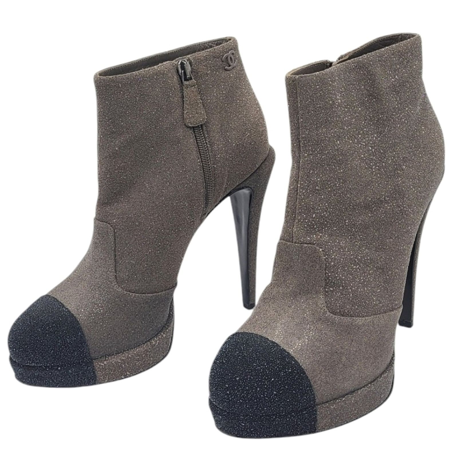 Chanel CHANEL CC Logo Cap Toe Glitter Suede Platform Ankle Boots 40 Size US 10 / IT 40 - 4 Thumbnail