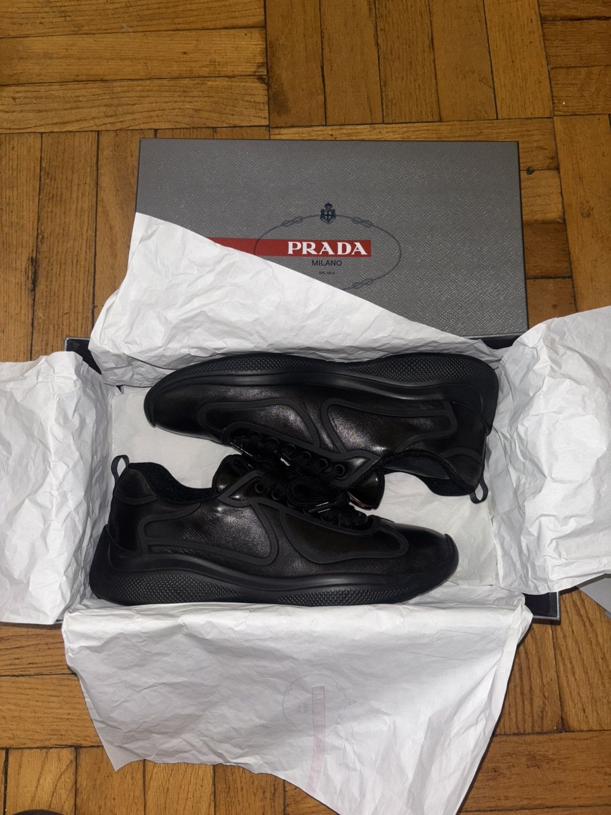 Prada Prada LR America’s Cup Size US 6 / EU 39 - 2 Thumbnail