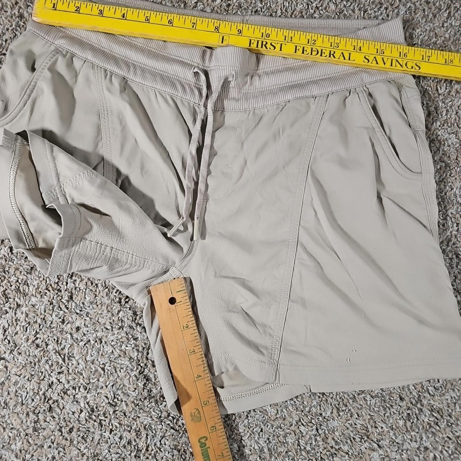 The North Face North Face Womens Shorts Size Large Tan Athletic Hiking Size 36" / US 14 / IT 50 - 5 Thumbnail