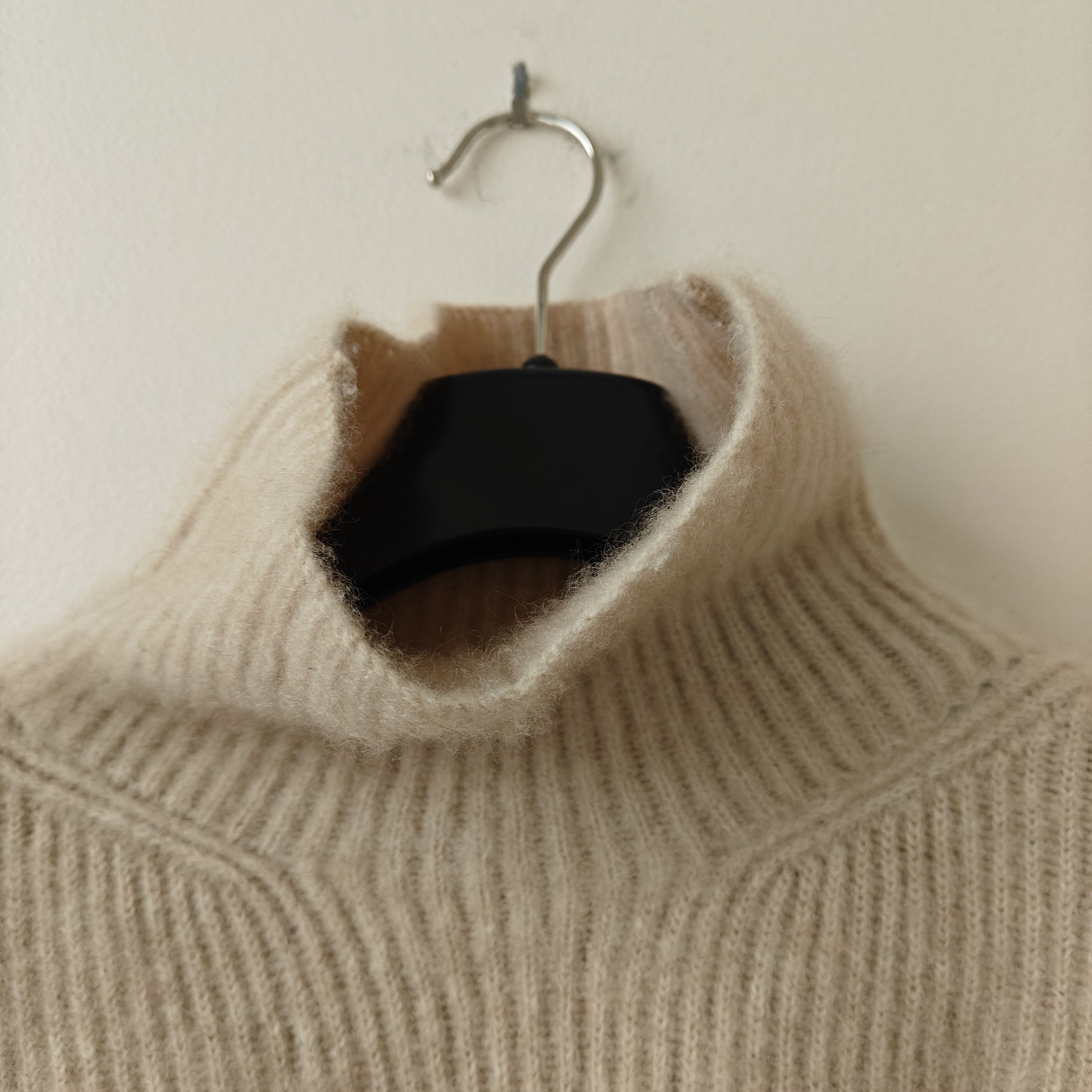 Seya NWOT Cashmere beige sweater size L made Japan $990 Size US L / EU 52-54 / 3 - 3 Thumbnail