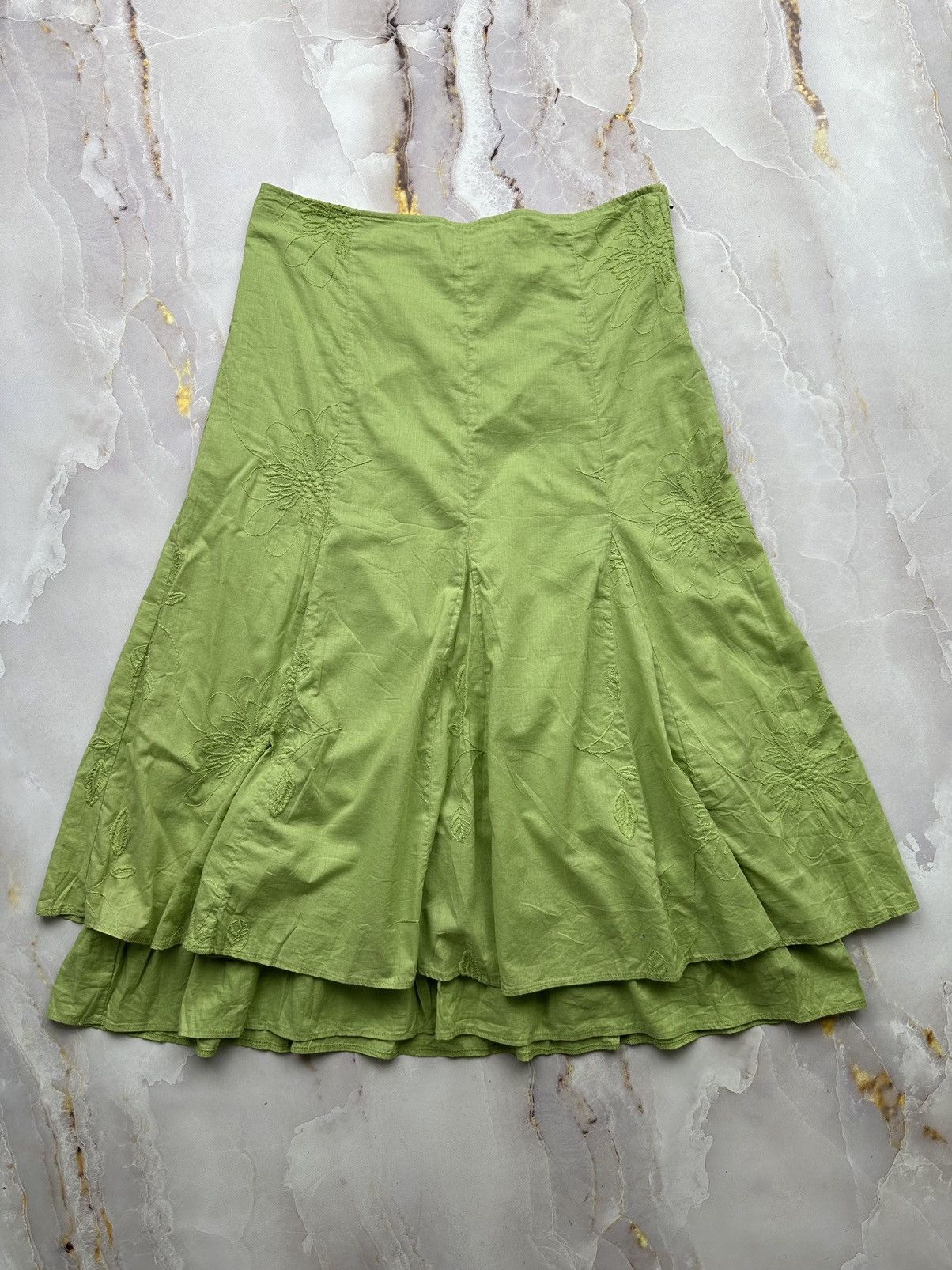 image of Avant Garde x Vintage Flared Midi Skirt in Green, Women's (Size 27)