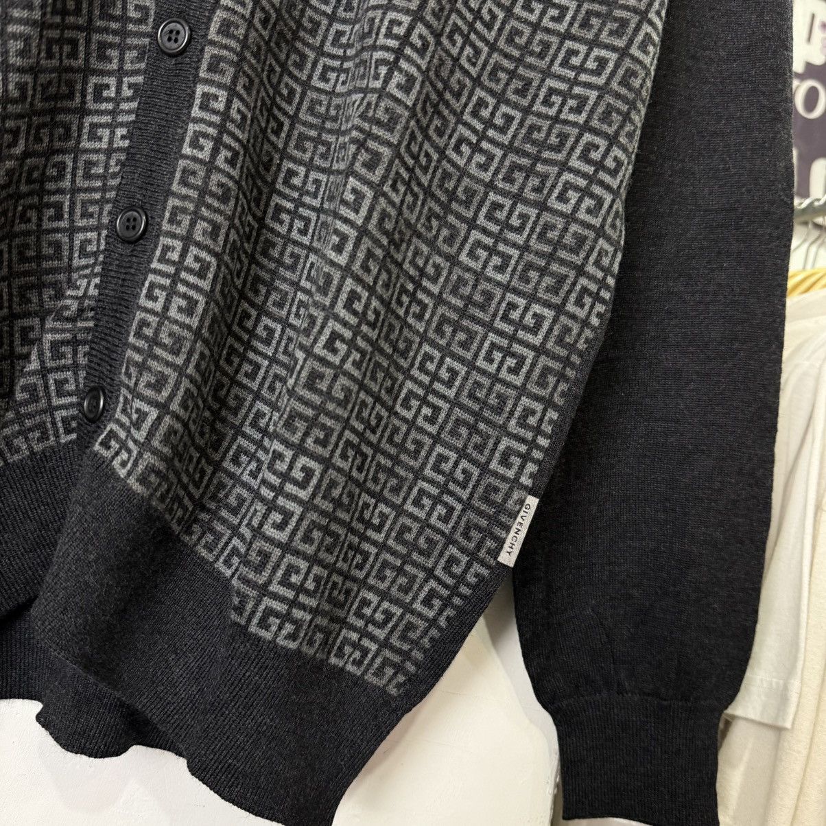 Givenchy Givenchy monogram wool cardigan knit grey Size US XL / EU 56 / 4 - 4 Thumbnail