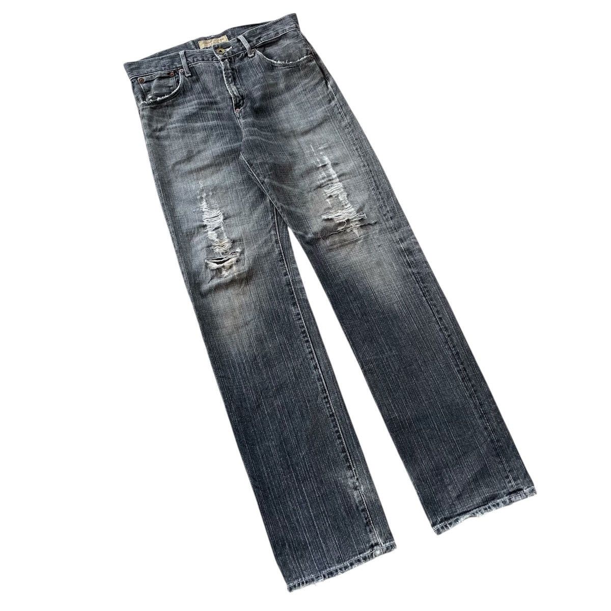 Uniqlo Vintage Uniqlo - Buckle Back Distressed Jeans Size US 30 / EU 46 - 1 Thumbnail