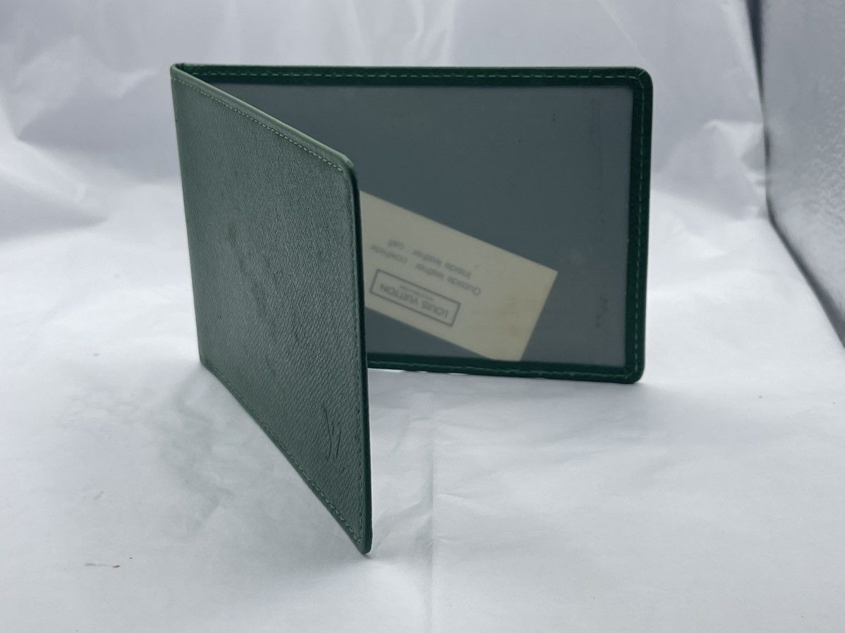 Louis Vuitton Louis Vuitton Green Epi Leather ID Card Holder Vintage Franc Size ONE SIZE - 2 Thumbnail