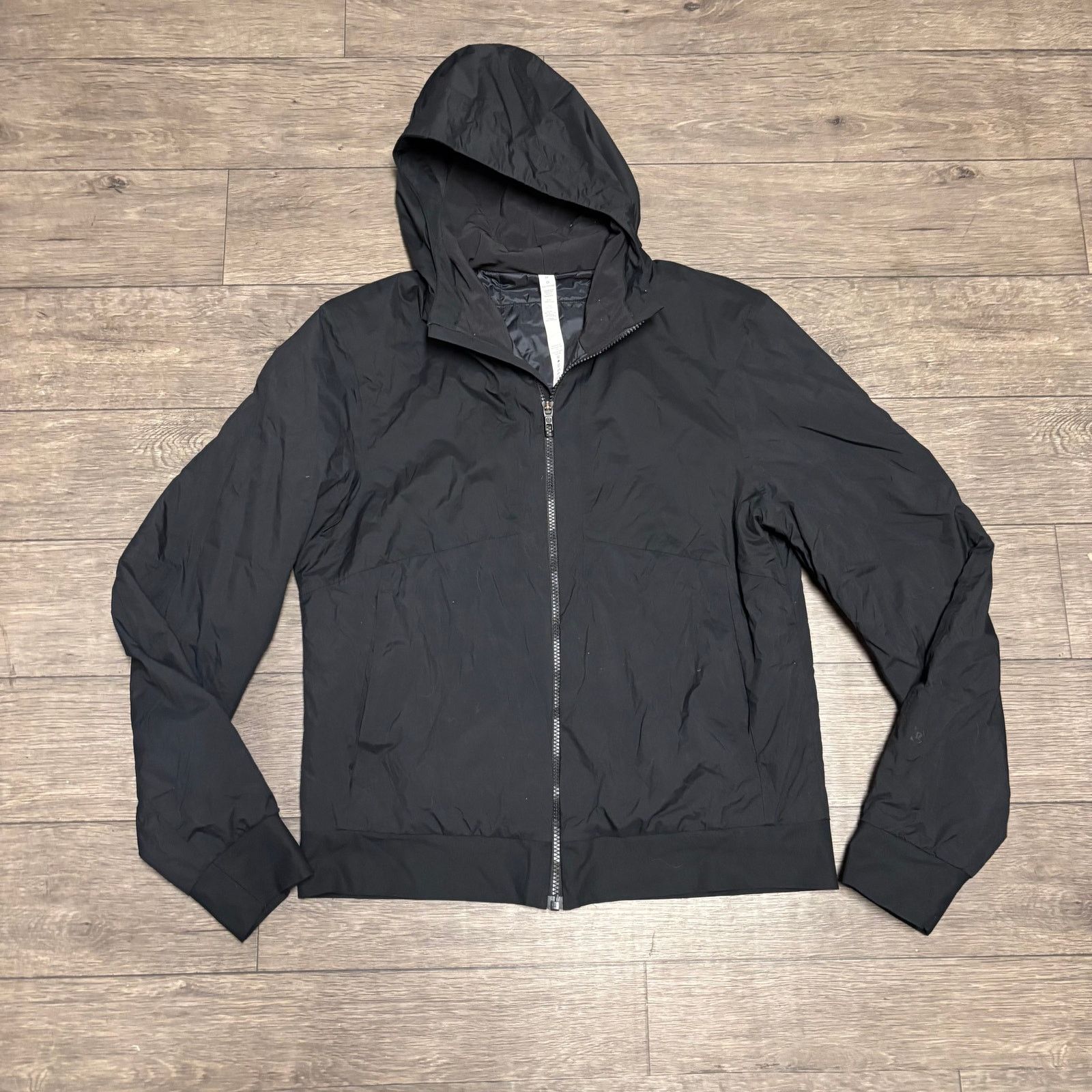Lululemon Lululemon Light Jacket Hooded Full Zip Sz M Size US M / EU 48-50 / 2 - 1 Thumbnail