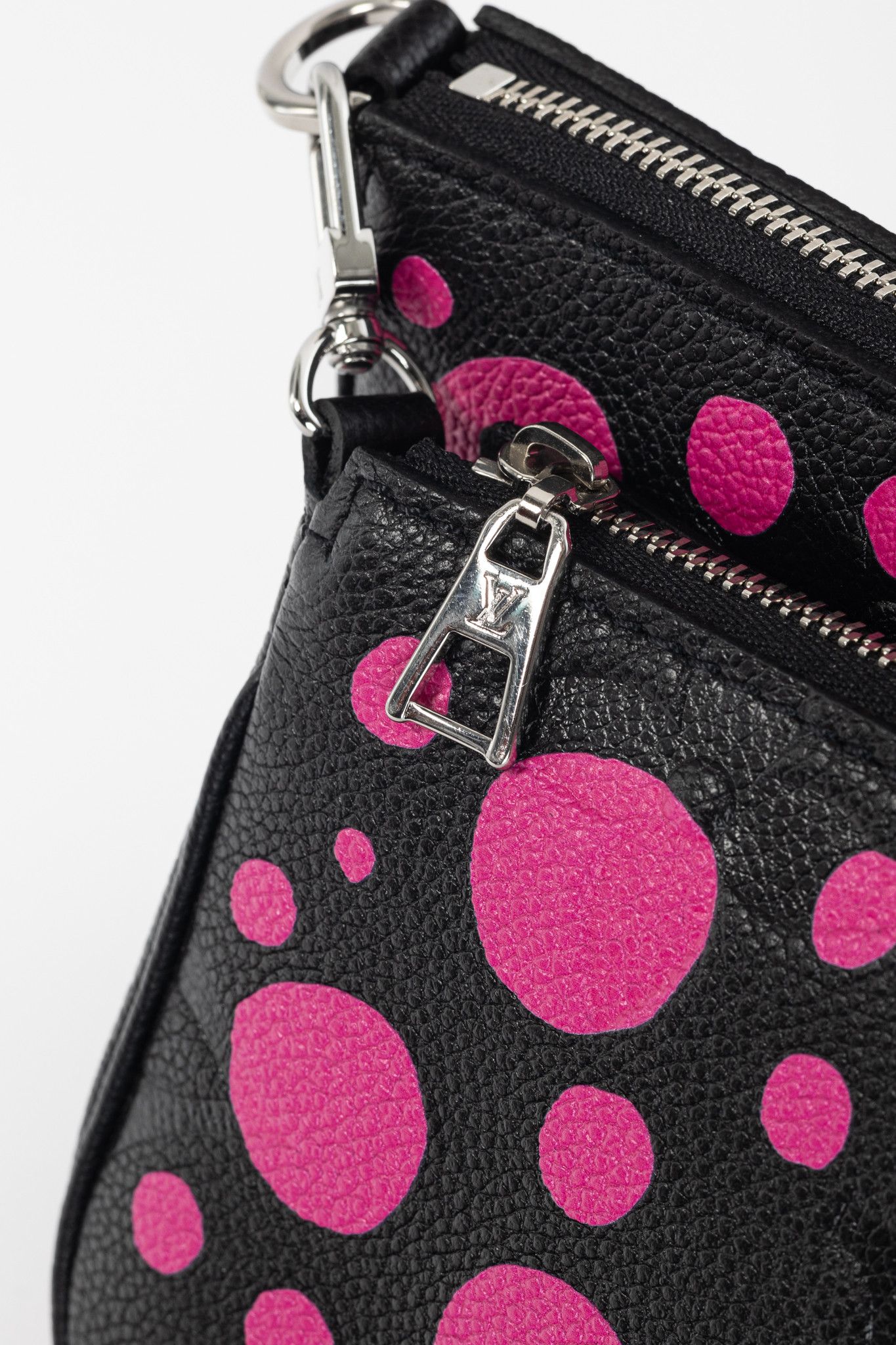 Louis Vuitton × Yayoi Kusama Louis Vuitton Multi Pochette Accessoires Infinity Dots Bag Size ONE SIZE - 14 Thumbnail