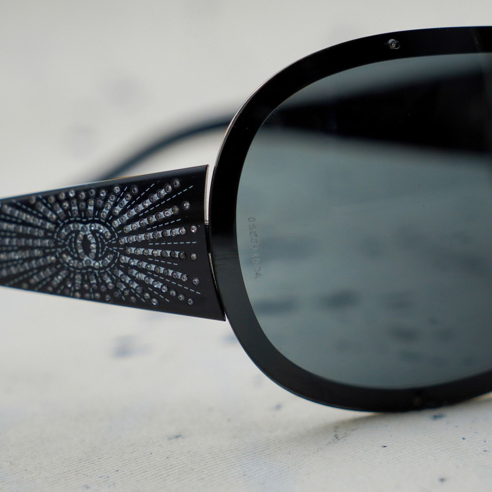 Chanel Vintage chanel 4148 black crystal cc logo shield sunglasses Size ONE SIZE - 5 Thumbnail