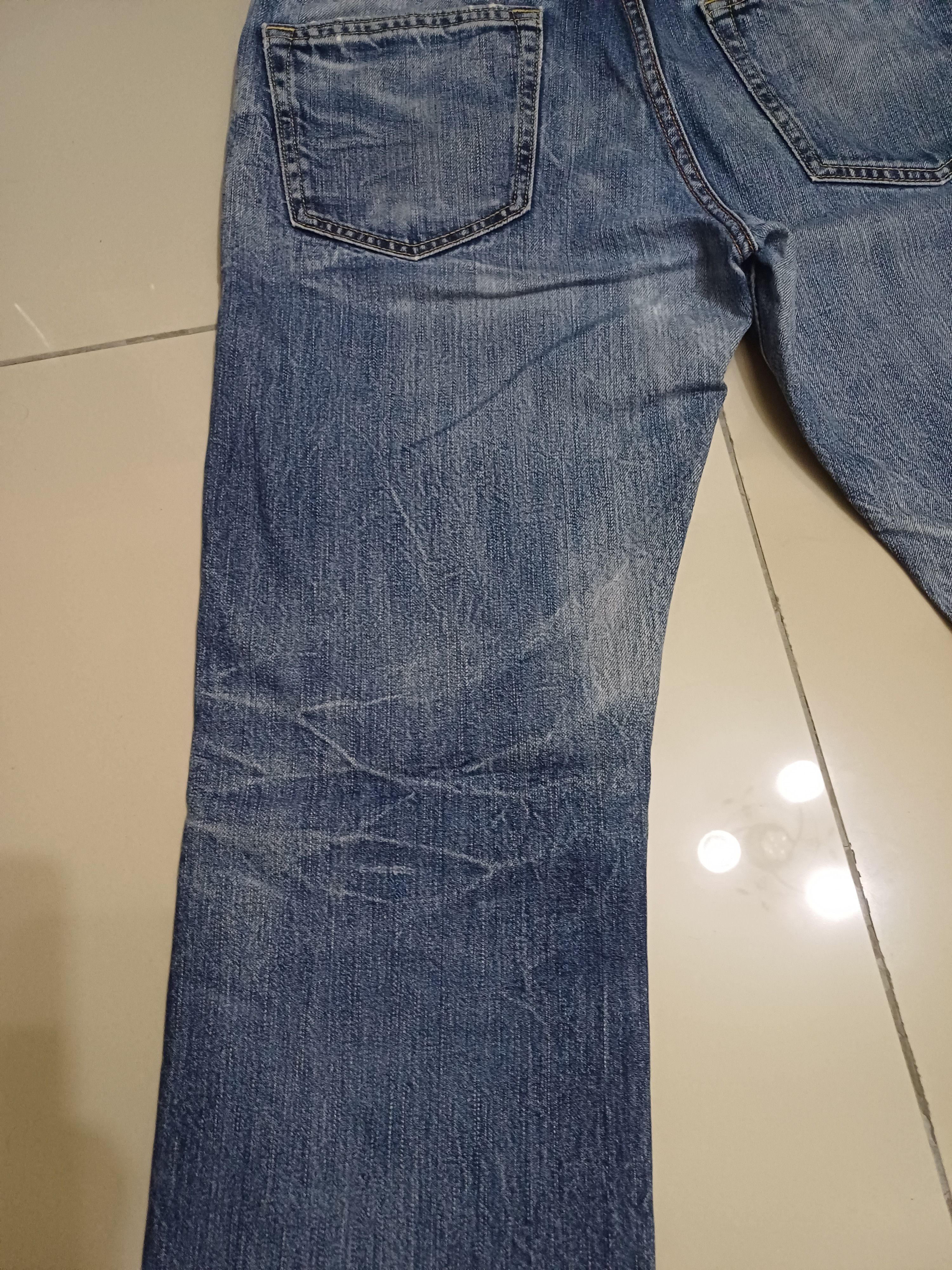 Japanese Brand × Uniqlo S002 Vintage Uniqlo Nice Faded Patina Distressed Jeans Size US 33 - 19 Thumbnail