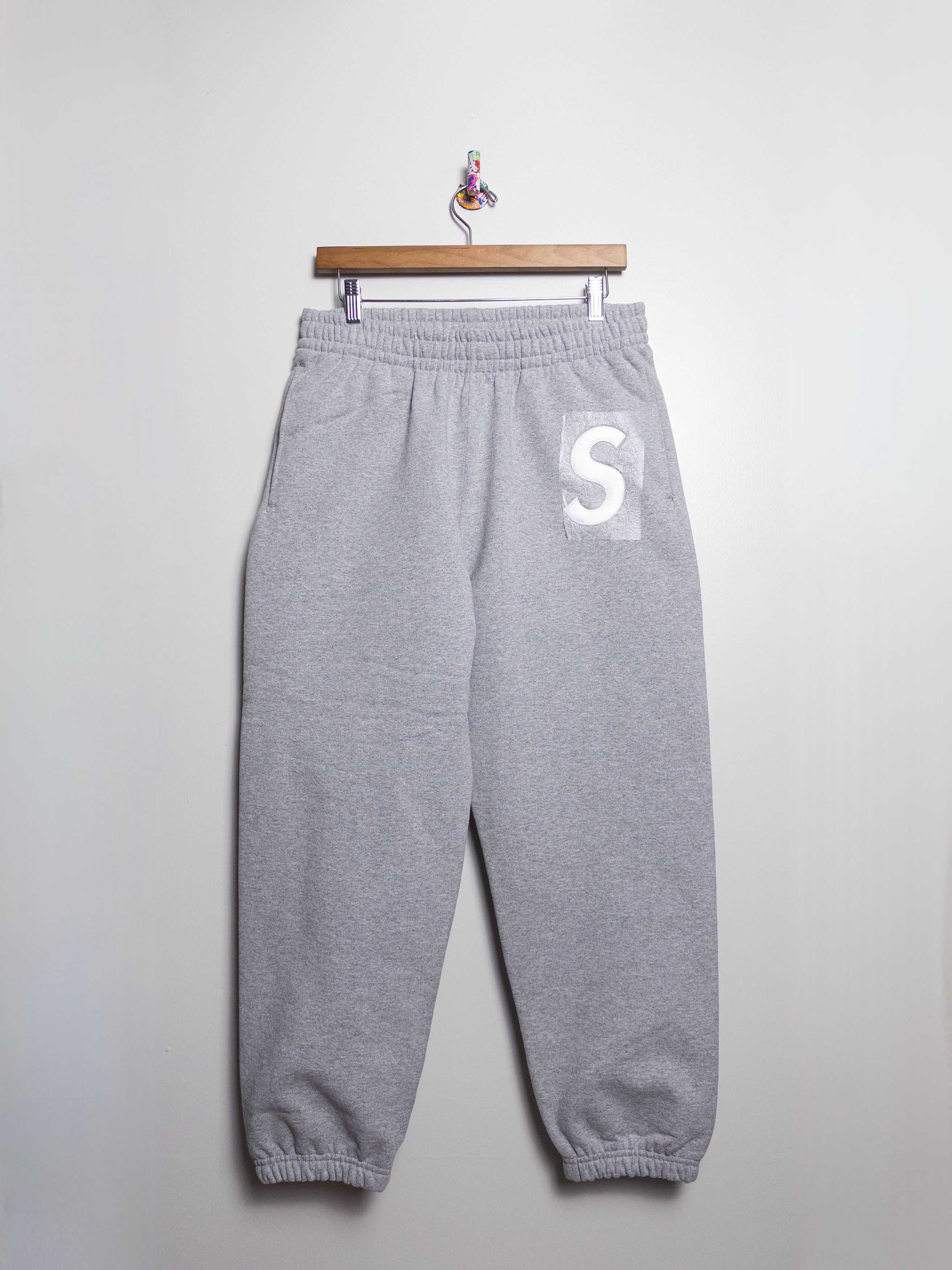 Supreme S LOGO SWEATPANTS SMALL Size US 30 / EU 46 - 1 Thumbnail