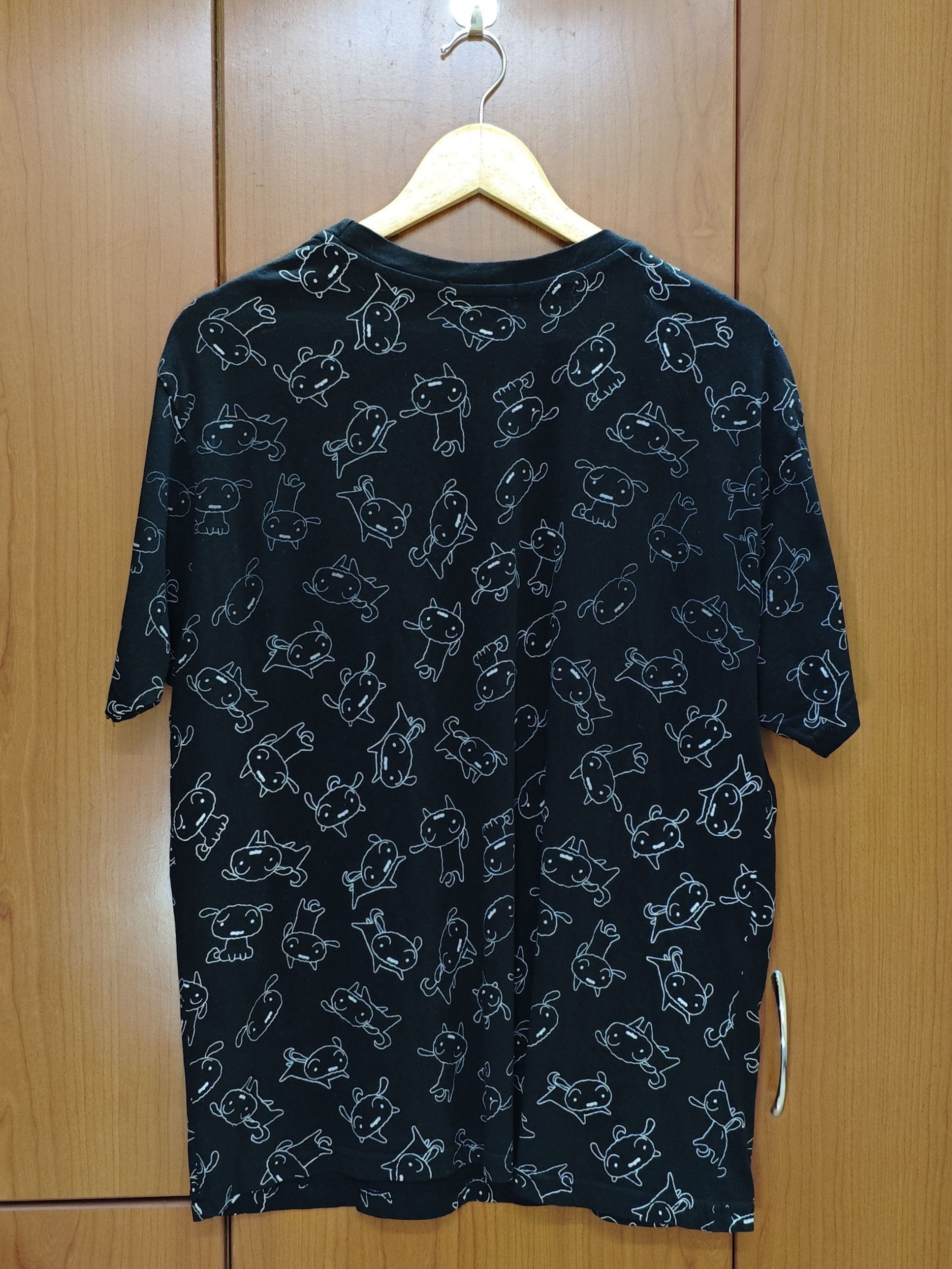 Anime 90s SHIRO Crayon Shin Chan Dog Monogram Graphics Black L Tee Size US L / EU 52-54 / 3 - 4 Thumbnail
